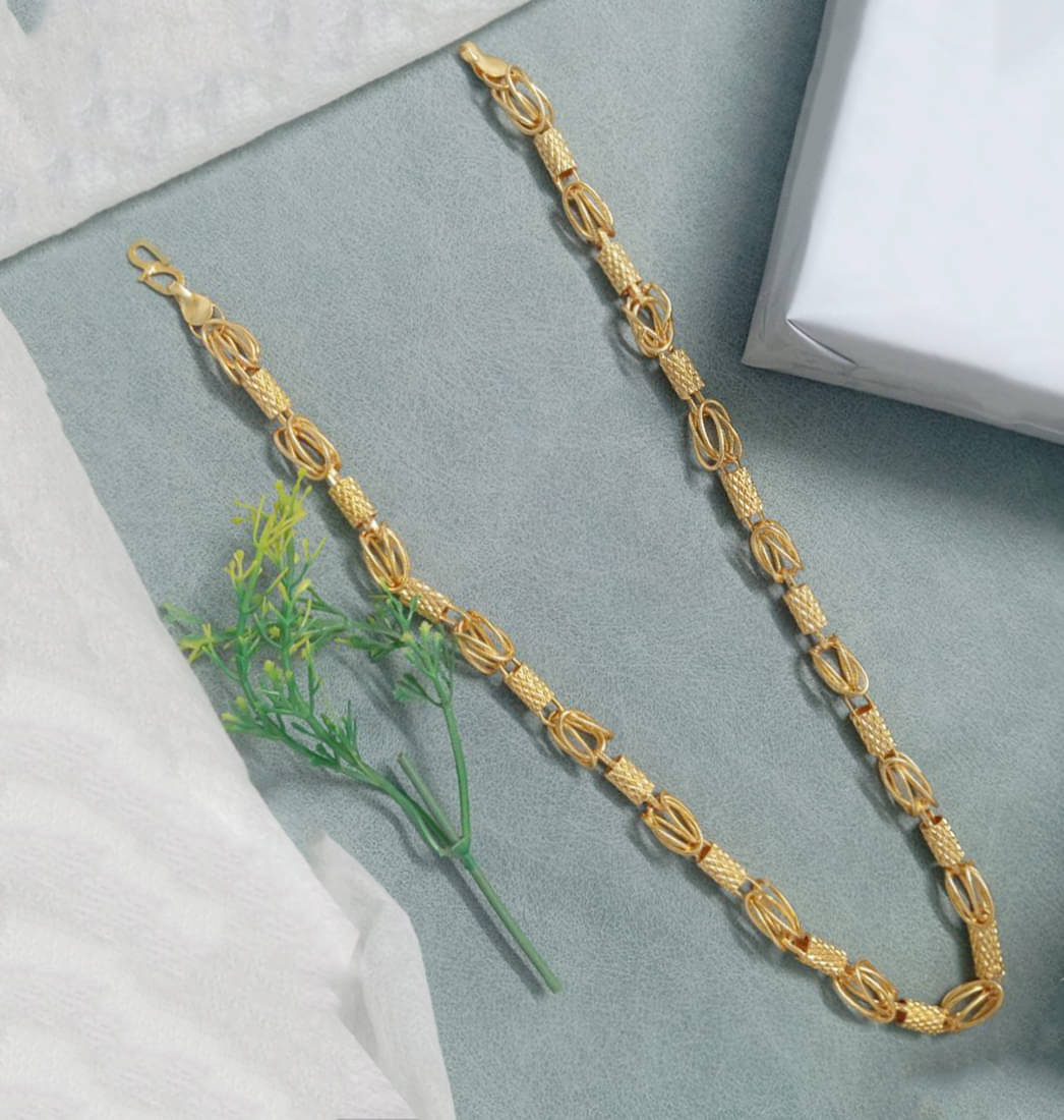     			SHANKH-KRIVA Gold Plated Chain ( Set of 1 )
