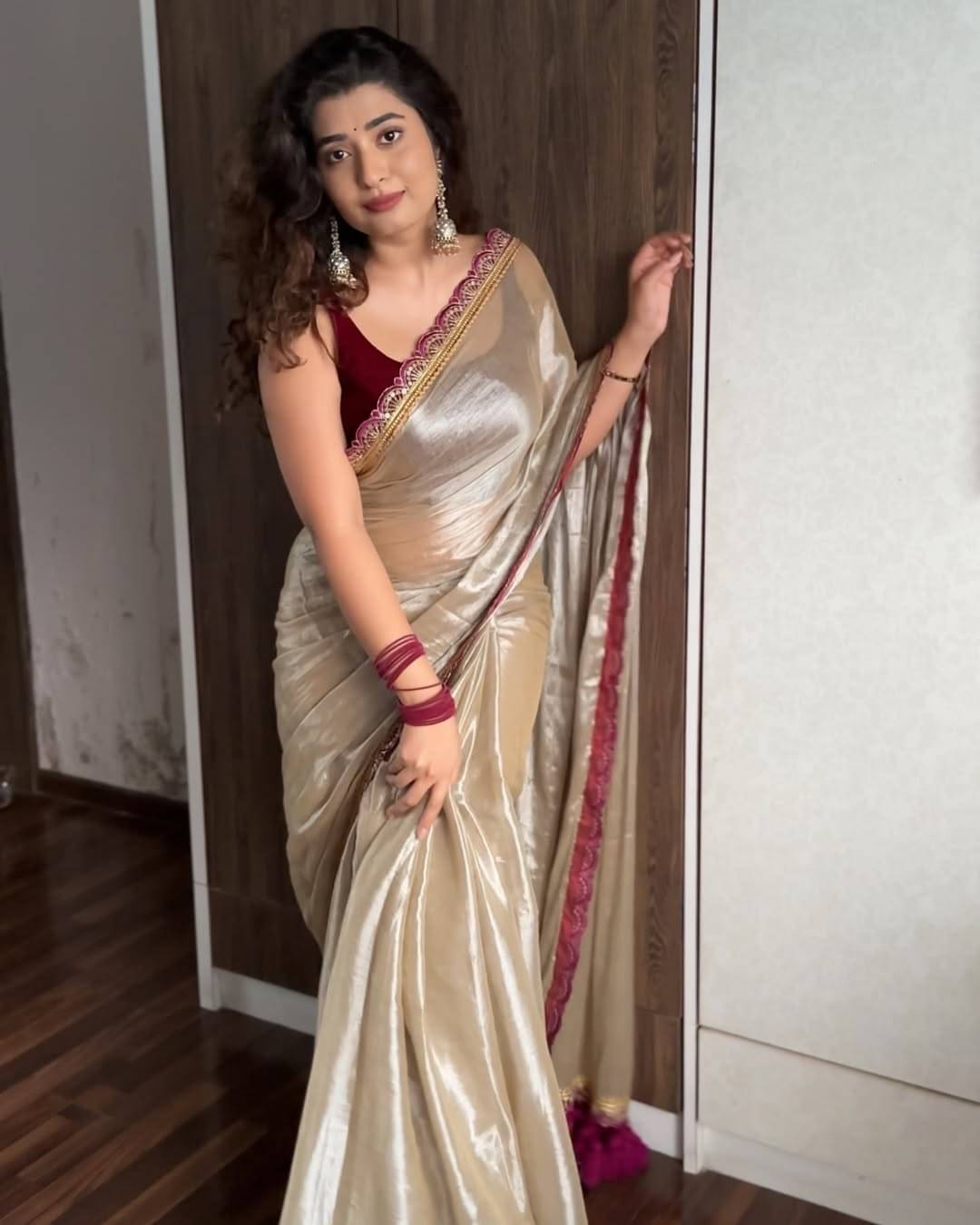 Sidhidata Tissue Solid Saree With Unstitched Blouse Piece ( Purple ) Sidhidata Tissue Solid Saree With Unstitched Blouse Piece ( Purple )