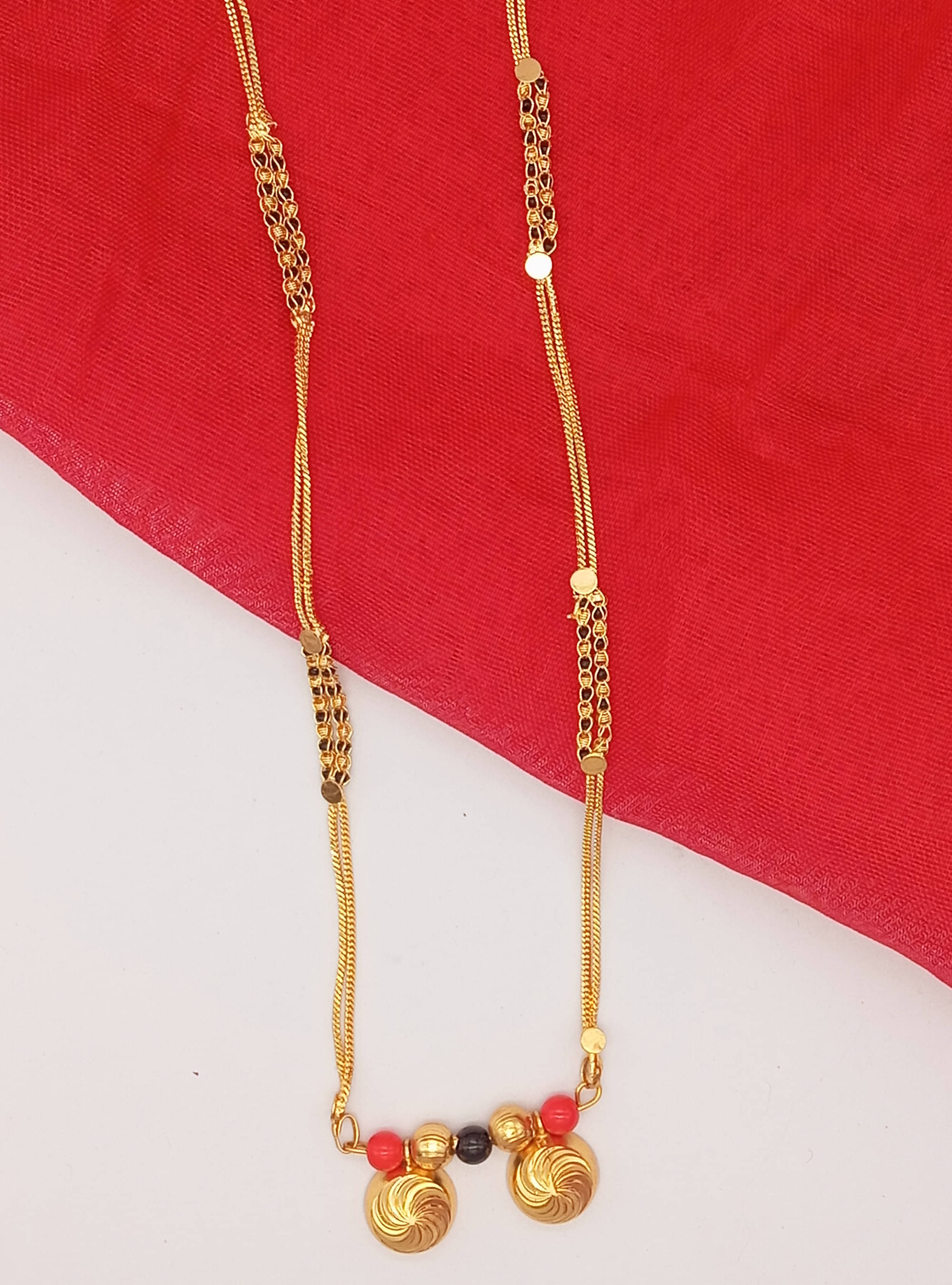     			SHANKH-KRIVA Golden Mangalsutra ( Pack of 1 )
