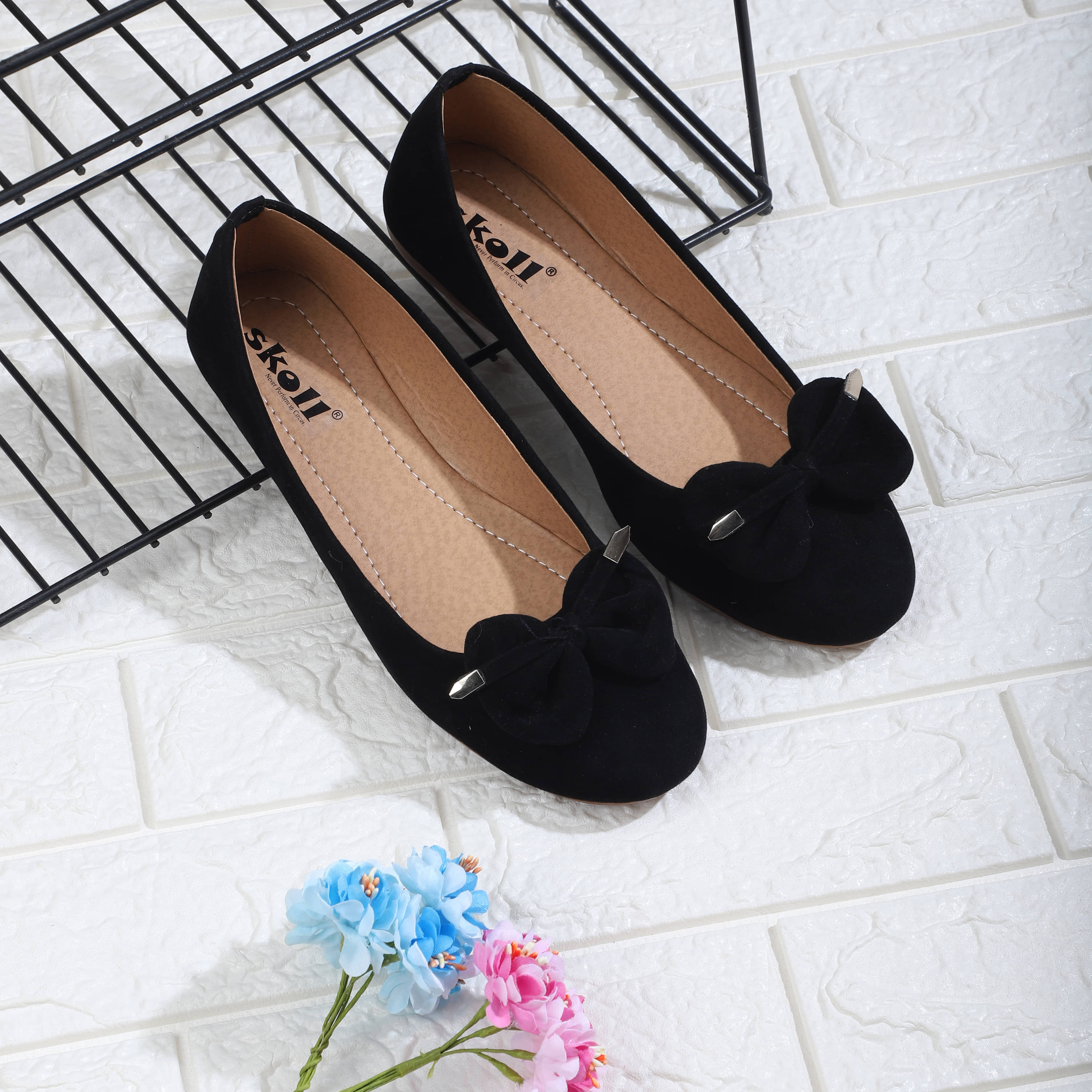     			SKOLL Black Women's Casual Ballerinas