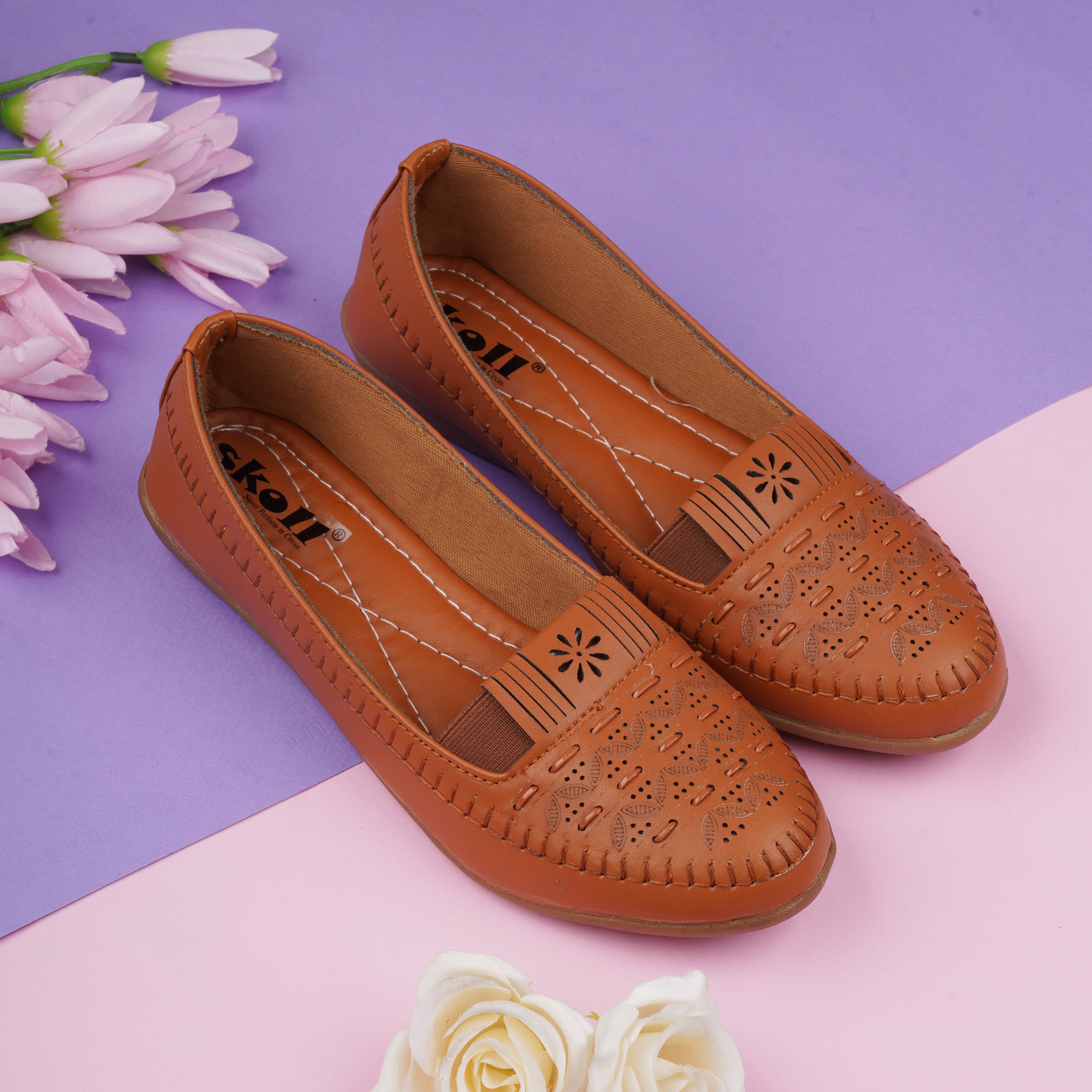     			SKOLL Tan Women's Casual Ballerinas