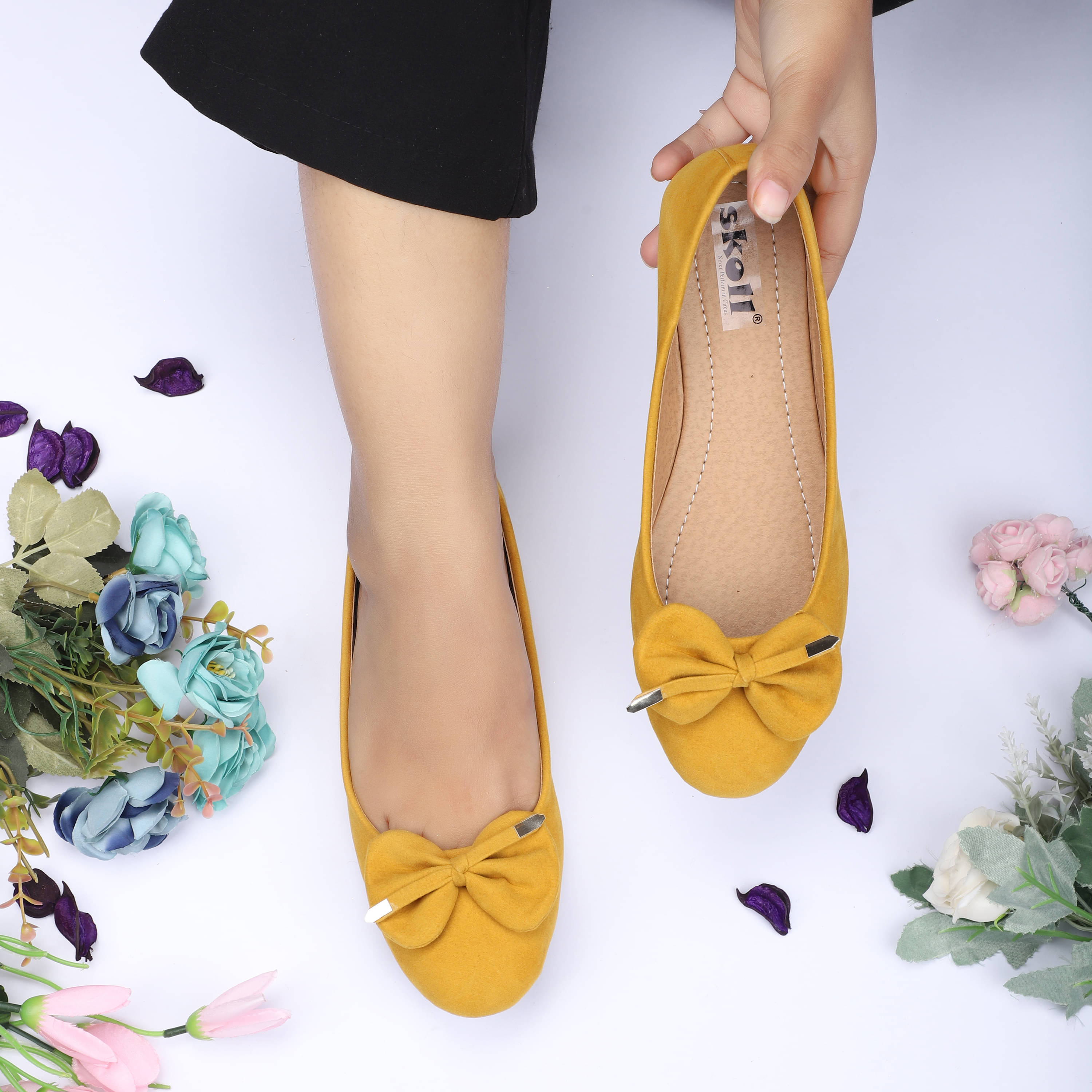     			SKOLL Yellow Women's Casual Ballerinas