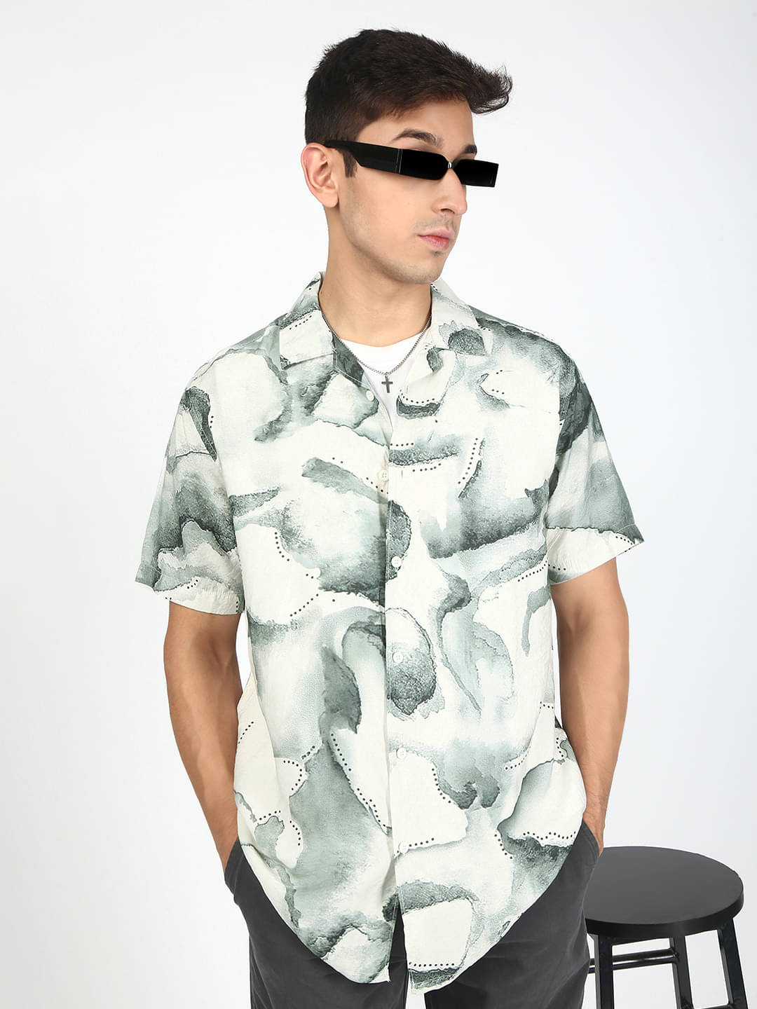 Bene Kleed Polyester Regular Fit Self Design Half Sleeves Men's Casual Shirt - Multicolor ( Pack of 1 ) Bene Kleed Polyester Regular Fit Self Design Half Sleeves Men's Casual Shirt - Multicolor ( Pack of 1 )