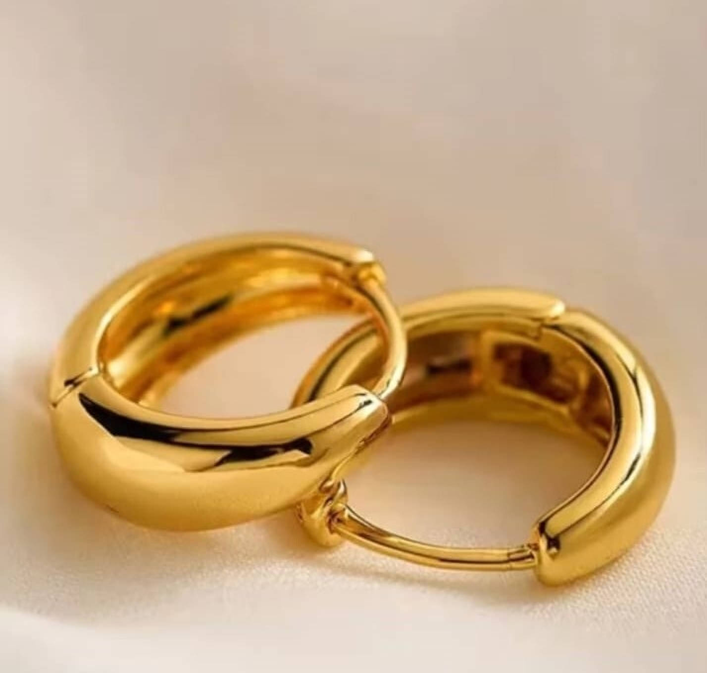     			Mehak Creation Gold Hoops Earrings ( Pack of 1 )