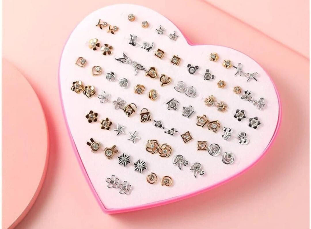    			Mehak Creation Multicolor Stud Earrings ( Pack of 1 )