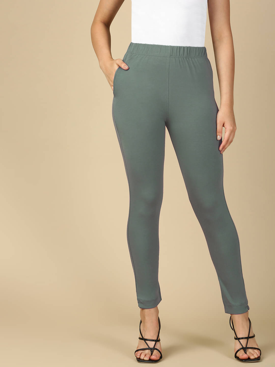     			PYNK Pack of 1 Cotton Blend Regular Women's Casual Pants ( Light Grey )