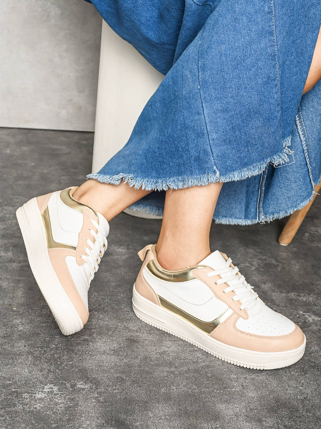     			Fashion Victim Multicolor Women's Sneakers