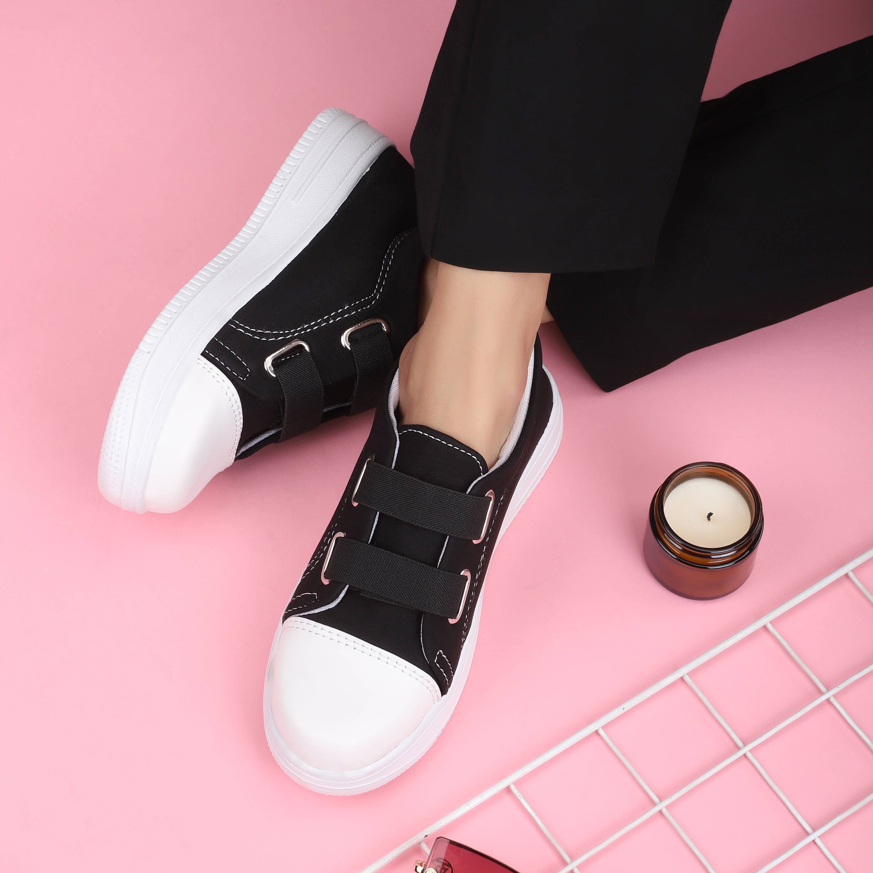     			SKOLL Black Women's Sneakers