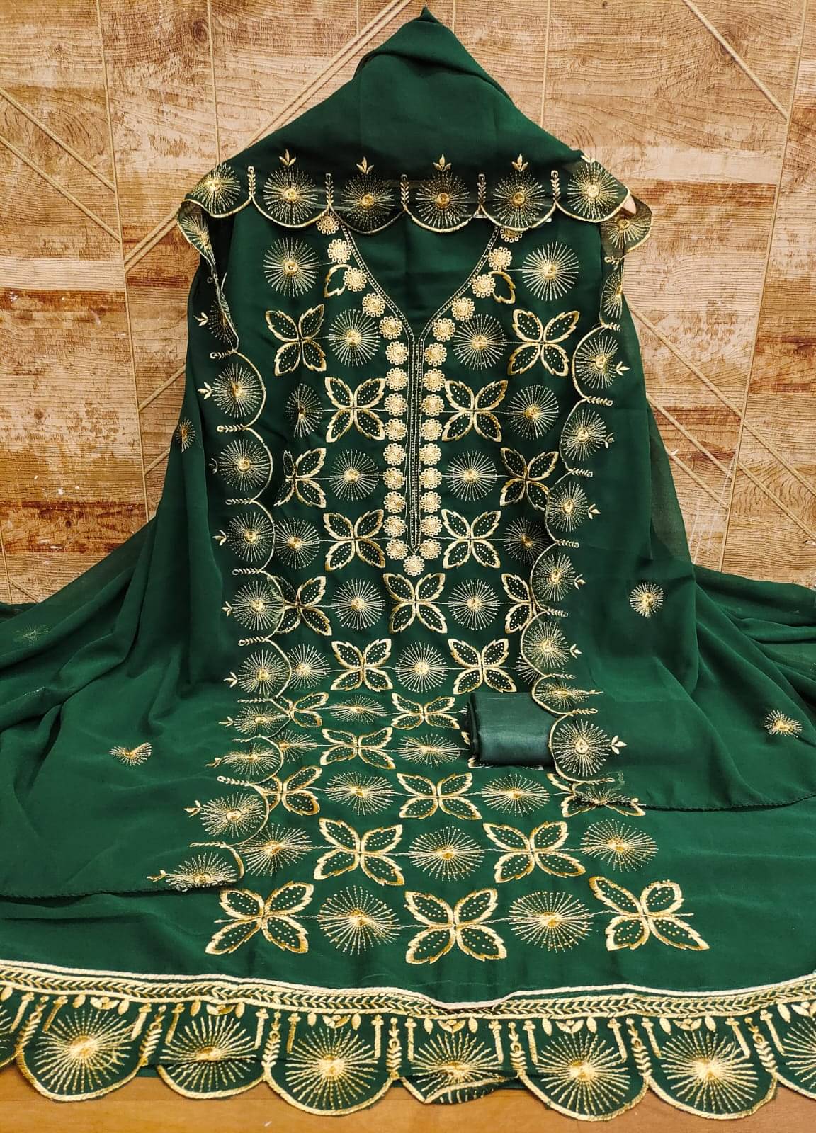     			HL SILKMILLS Unstitched Georgette Embroidered Dress Material - Green ( Pack of 1 )