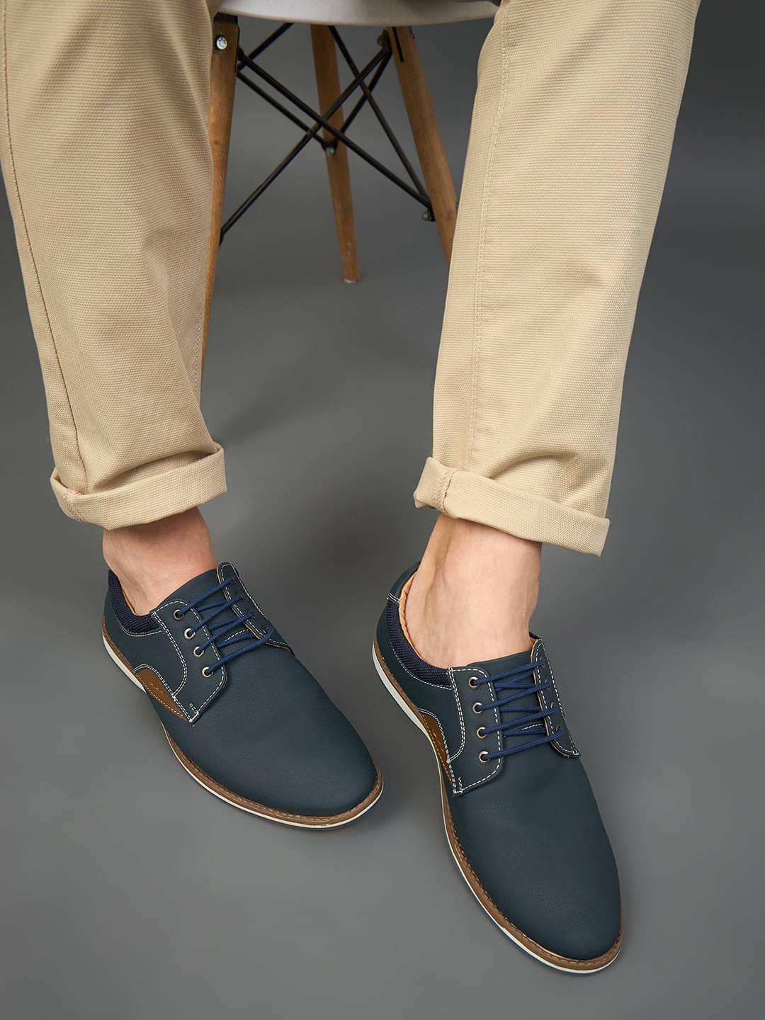     			Club York Navy Men's Sneakers