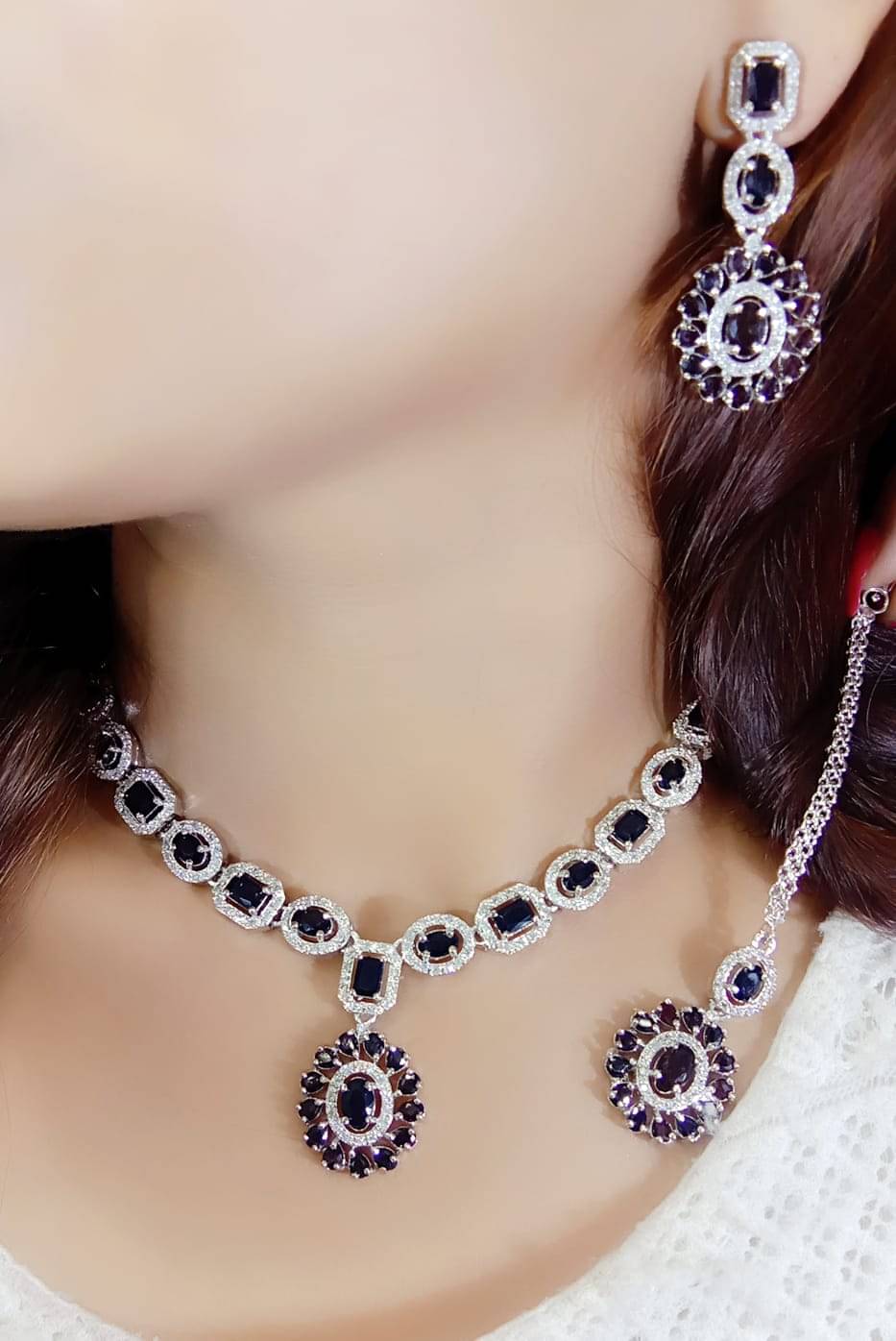     			Ladymania Black Alloy Necklace Set ( Pack of 1 )