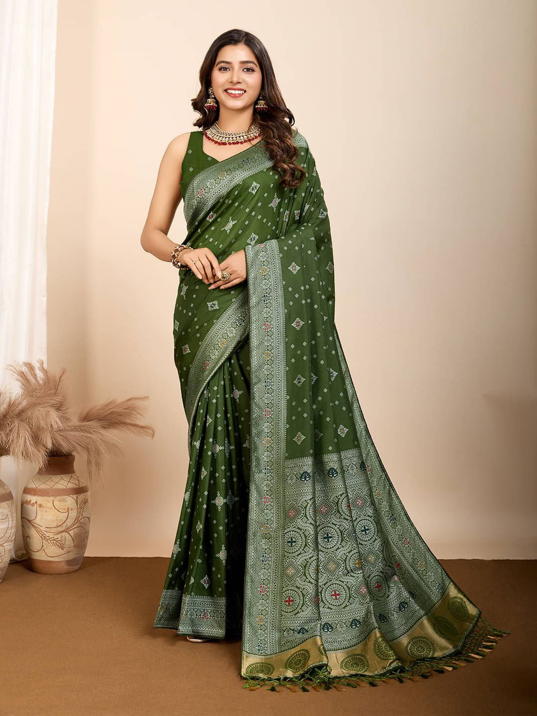     			Nayanthara Trends Silk Printed Saree With Unstitched Blouse Piece ( Green )