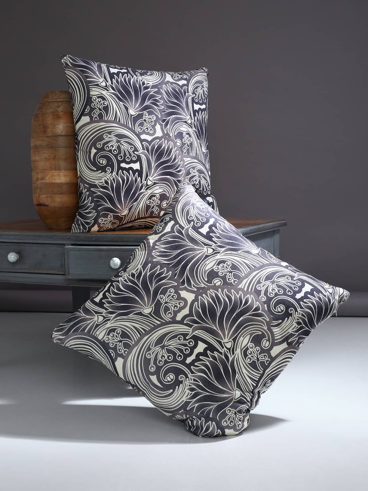     			Romee Set of 2 Polyester Floral Square Cushion Cover (60X60)cm - Black