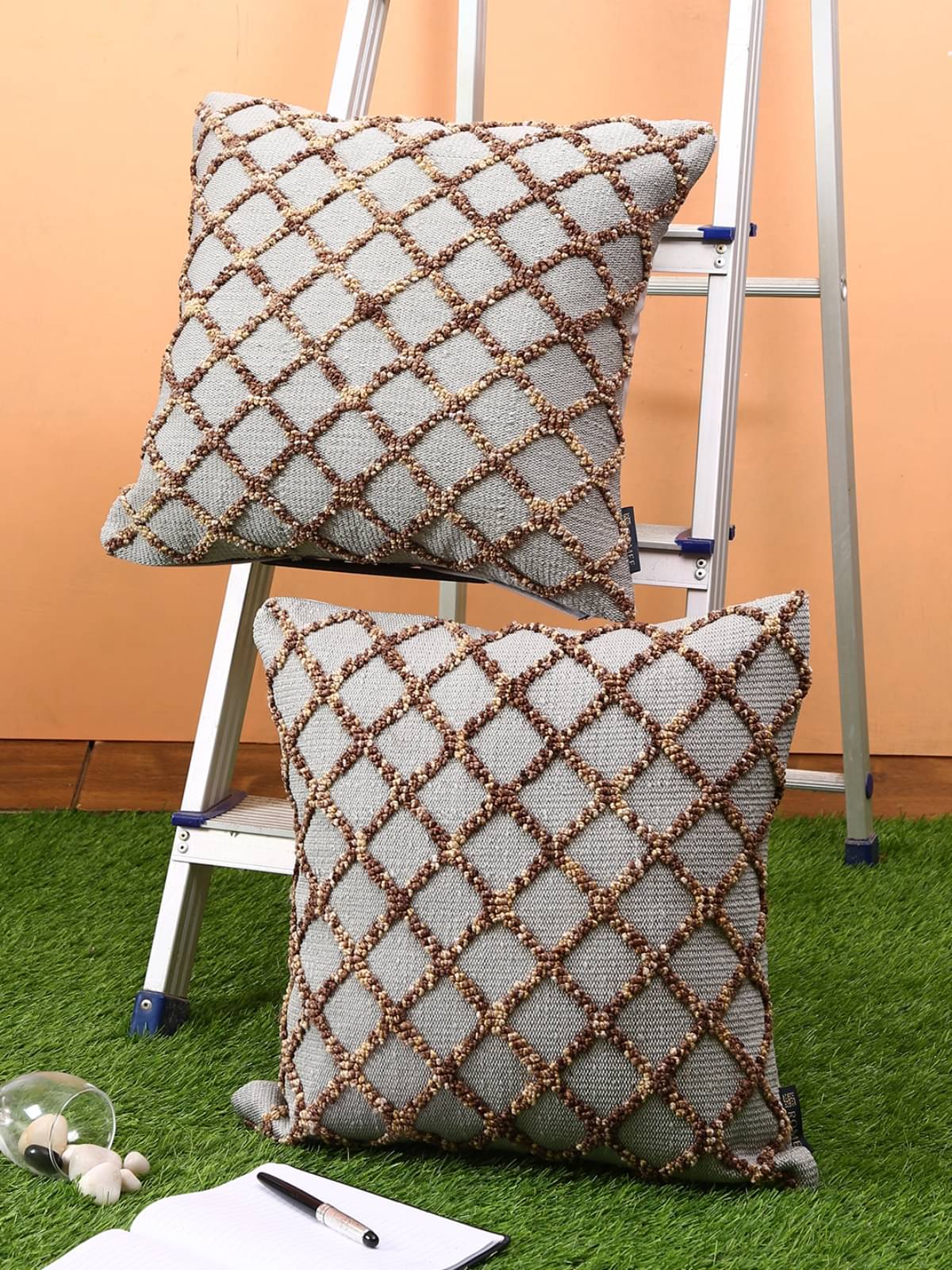     			Romee Set of 2 Woollen Geometric Square Cushion Cover (45X45)cm - Gray
