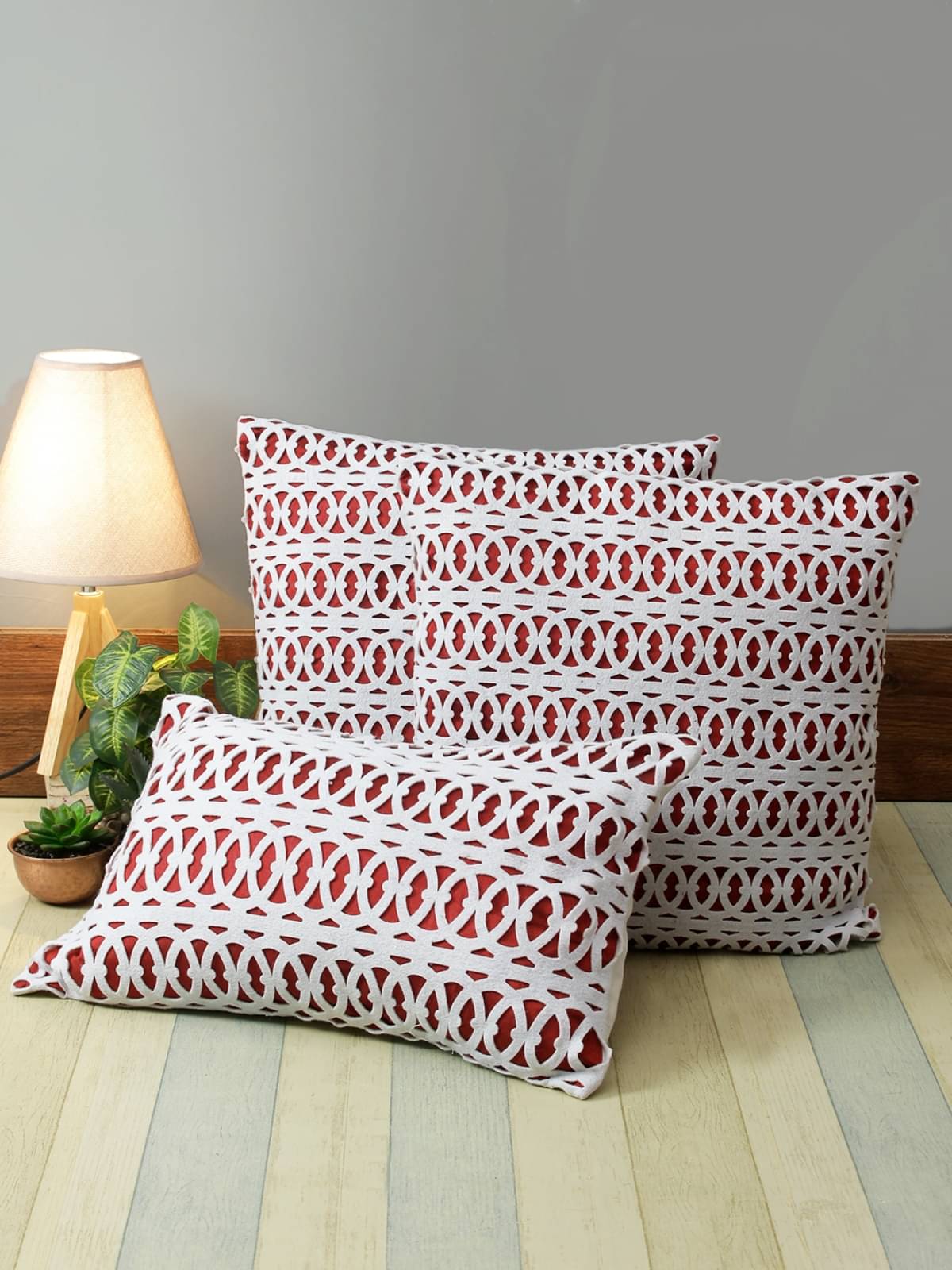     			Romee Set of 3 Polyester Geometric Square Cushion Cover (40X40)cm - Red