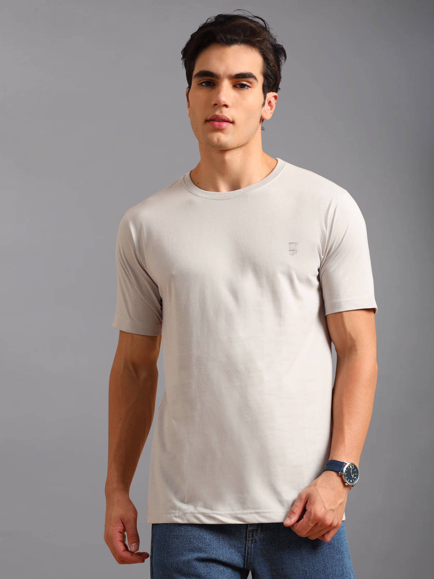 BLUE ARC Cotton Blend Regular Fit Solid Half Sleeves Men's Round T-Shirt - Grey ( Pack of 1 ) BLUE ARC Cotton Blend Regular Fit Solid Half Sleeves Men's Round T-Shirt - Grey ( Pack of 1 )