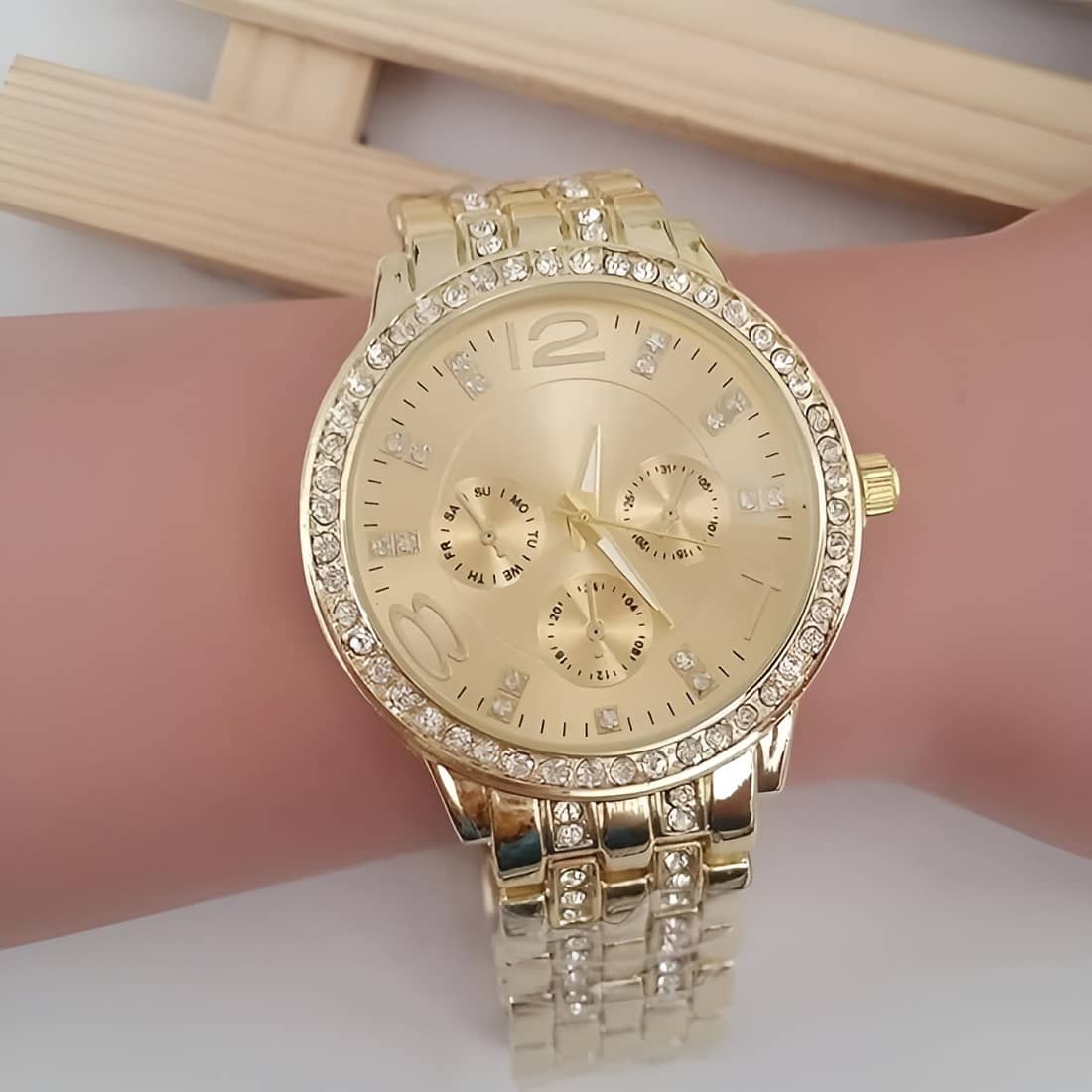 DECLASSE Gold Metal Analog Womens Watch