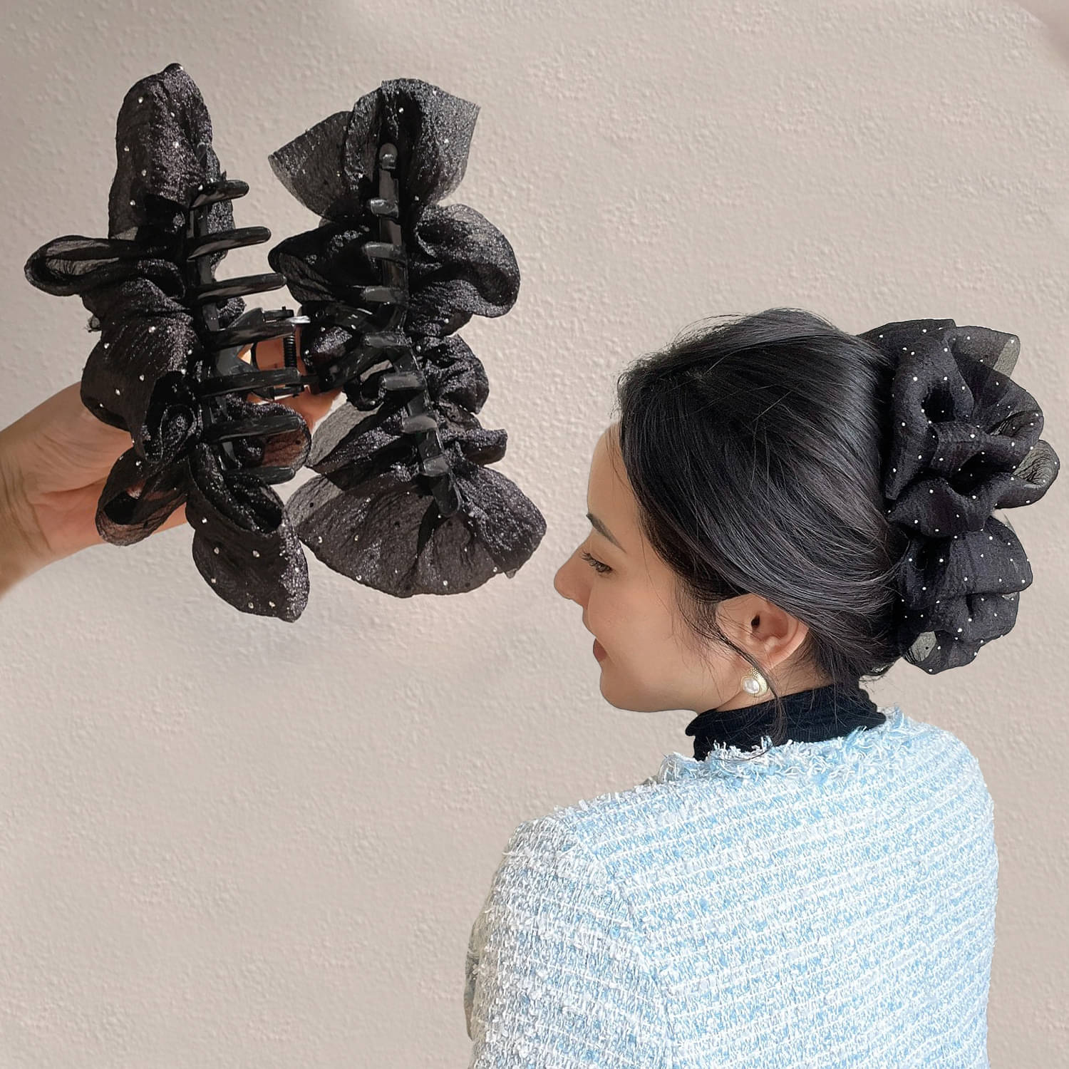    			Elegant Ruffle Design Hair Clutcher-1Pc (Black)