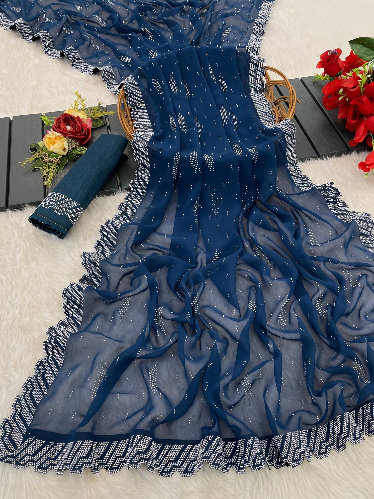     			VEERAIVA Georgette Embellished Saree With Unstitched Blouse Piece ( Navy Blue )