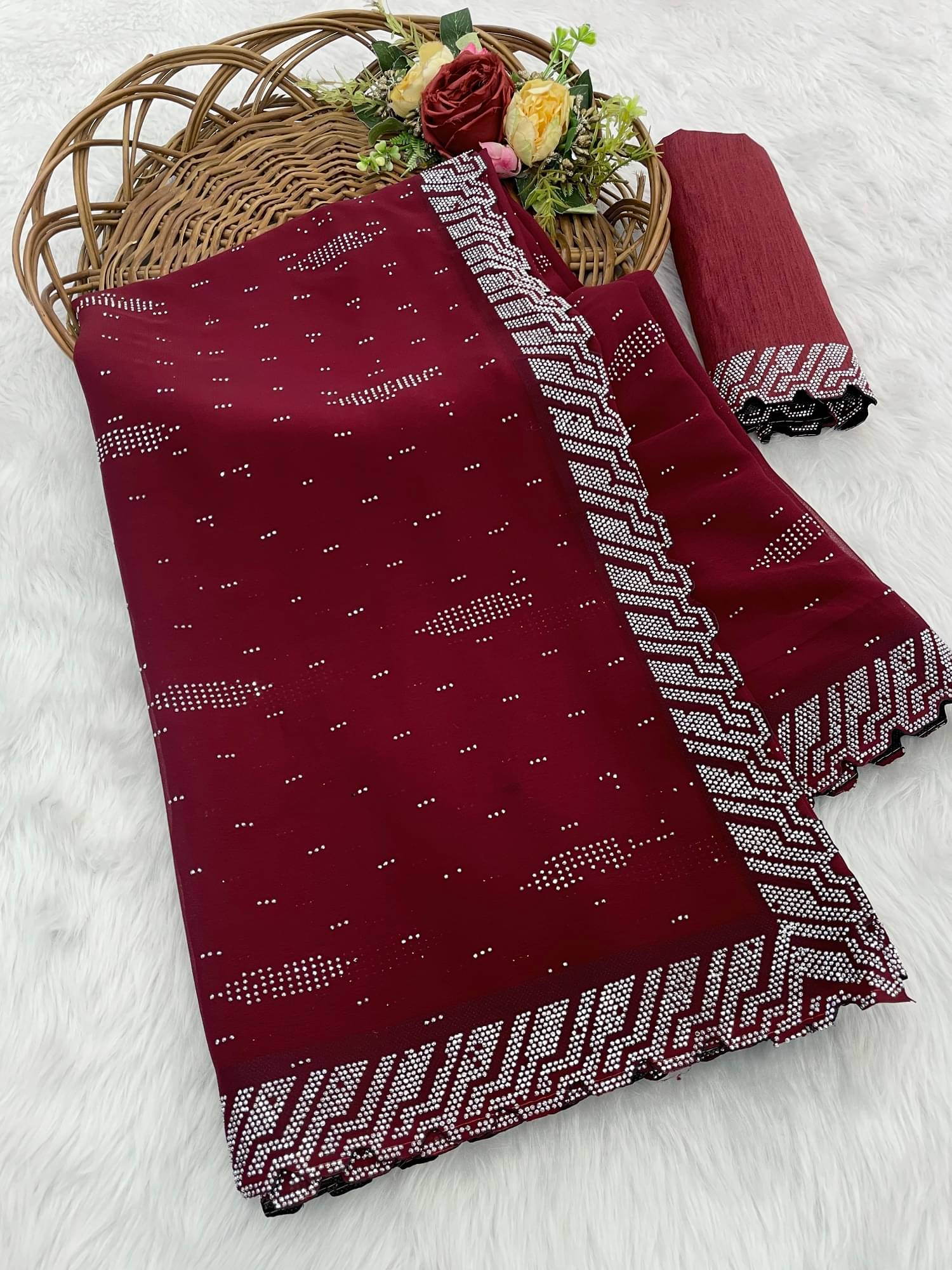     			VEERAIVA Georgette Embellished Saree With Unstitched Blouse Piece ( Maroon )