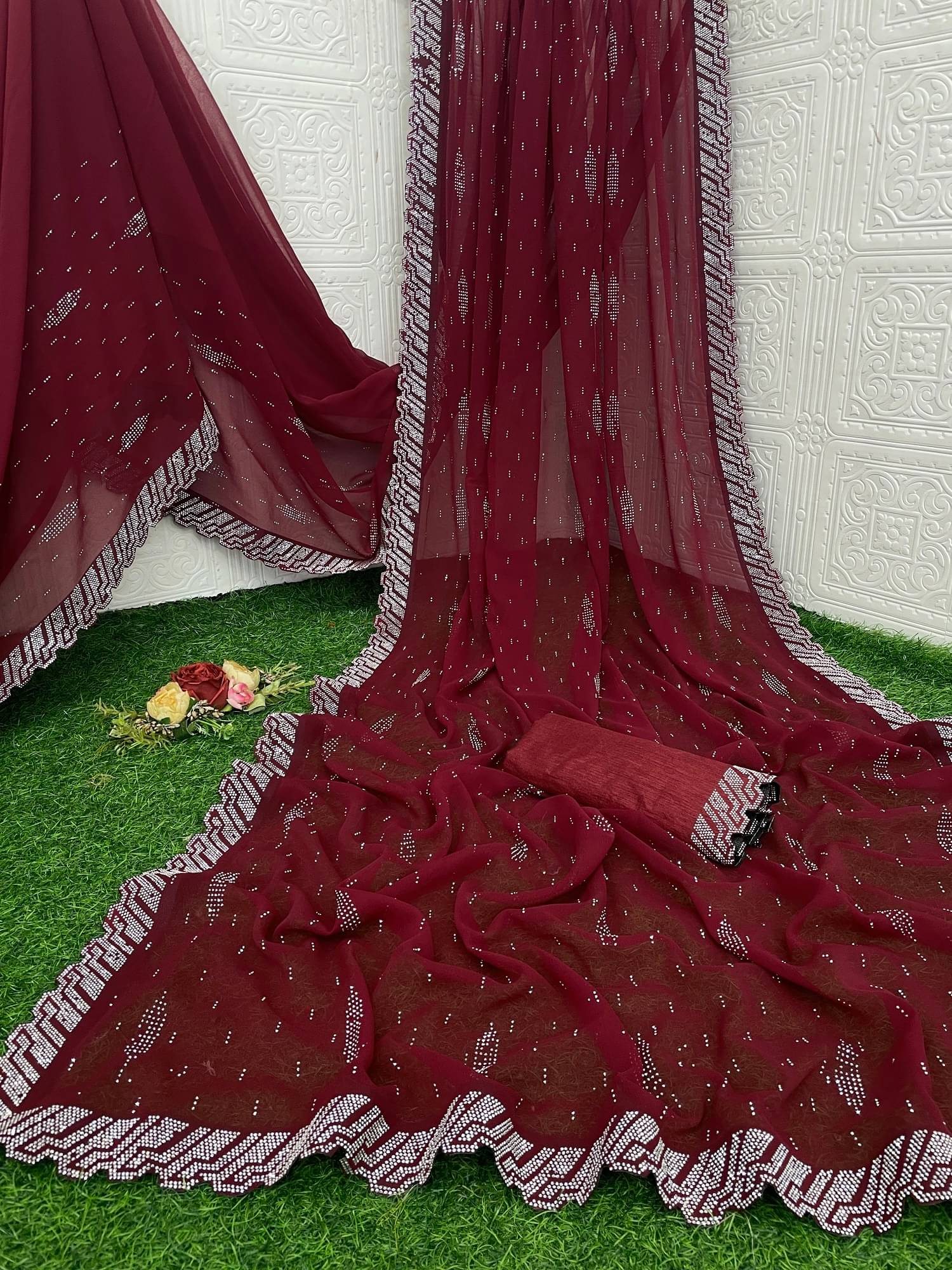    			VEERAIVA Georgette Embellished Saree With Unstitched Blouse Piece ( Maroon )