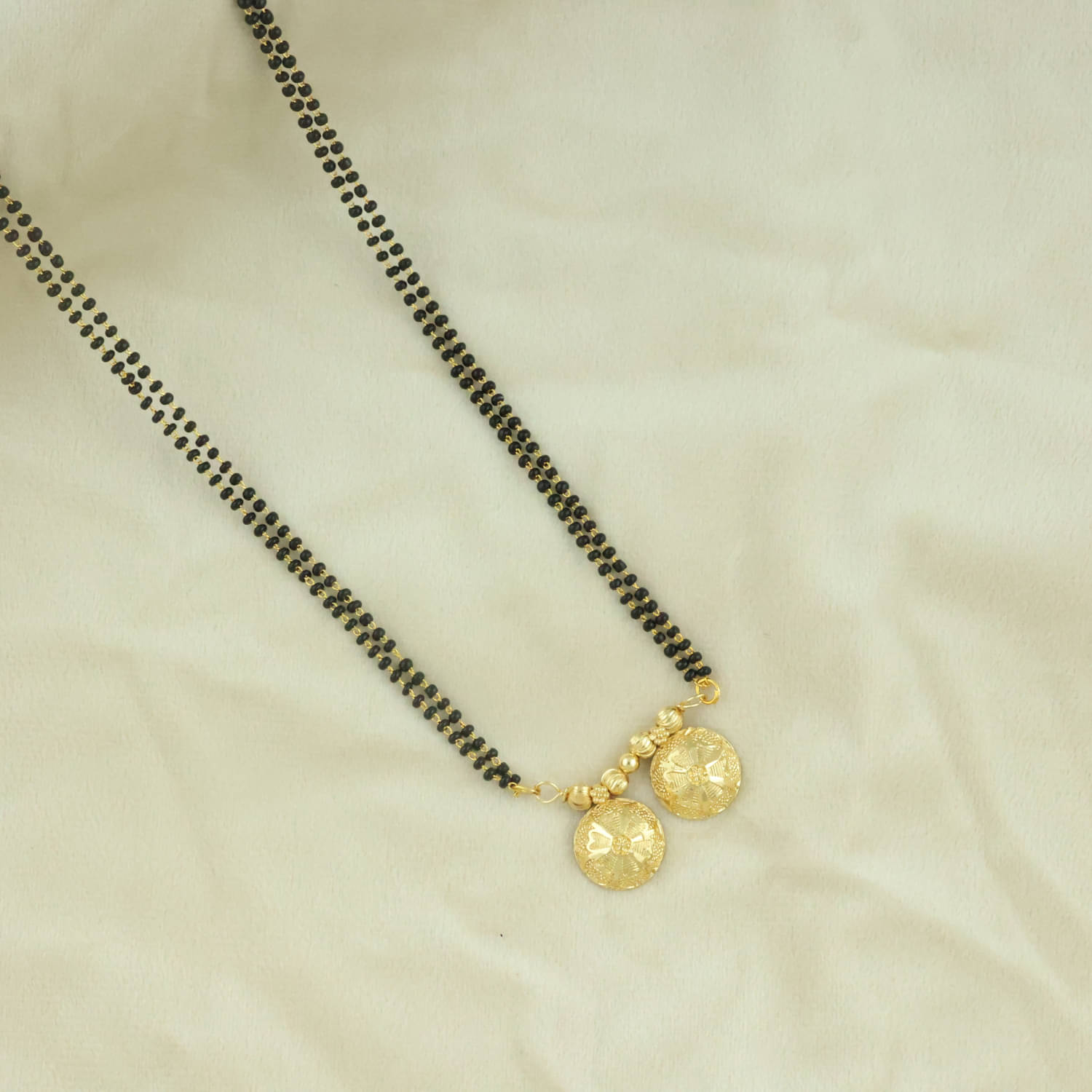     			Bhagya Lakshmi Golden Mangalsutra ( Pack of 1 )
