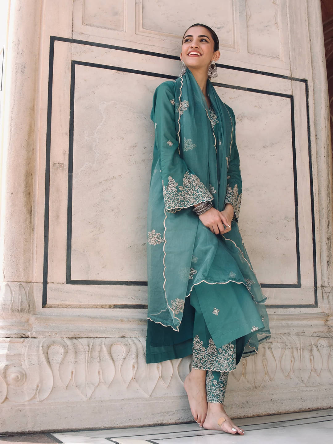Royal Export Pack of 1 Viscose Embroidered Straight Women's Kurti with Dupatta - ( Green ) Royal Export Pack of 1 Viscose Embroidered Straight Women's Kurti with Dupatta - ( Green )