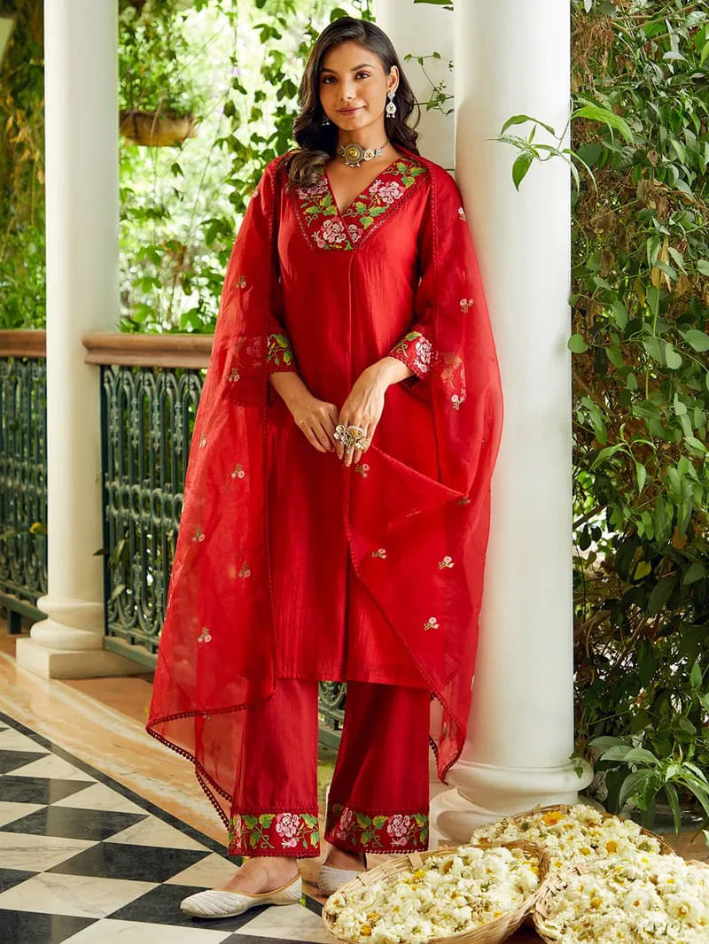     			Royal Export Pack of 1 Chanderi Embroidered Straight Women's Kurti with Dupatta - ( Red )