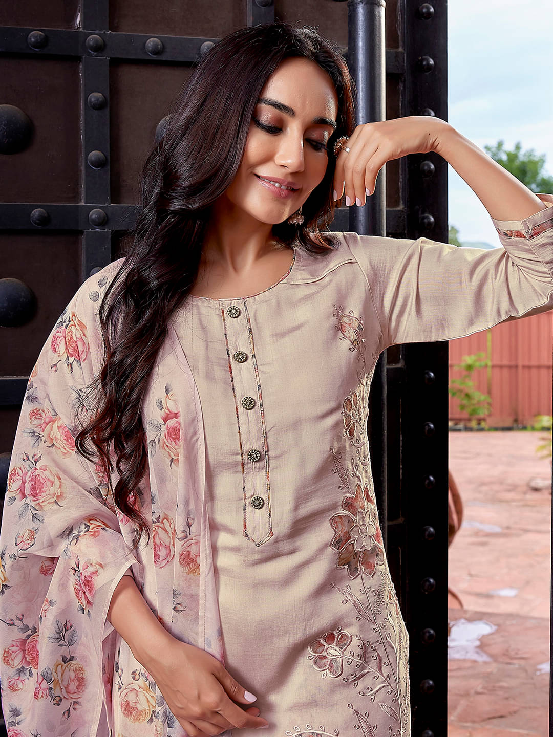 Royal Export Pack of 1 Chanderi Embroidered Straight Women's Kurti with Dupatta - ( Beige ) Royal Export Pack of 1 Chanderi Embroidered Straight Women's Kurti with Dupatta - ( Beige )