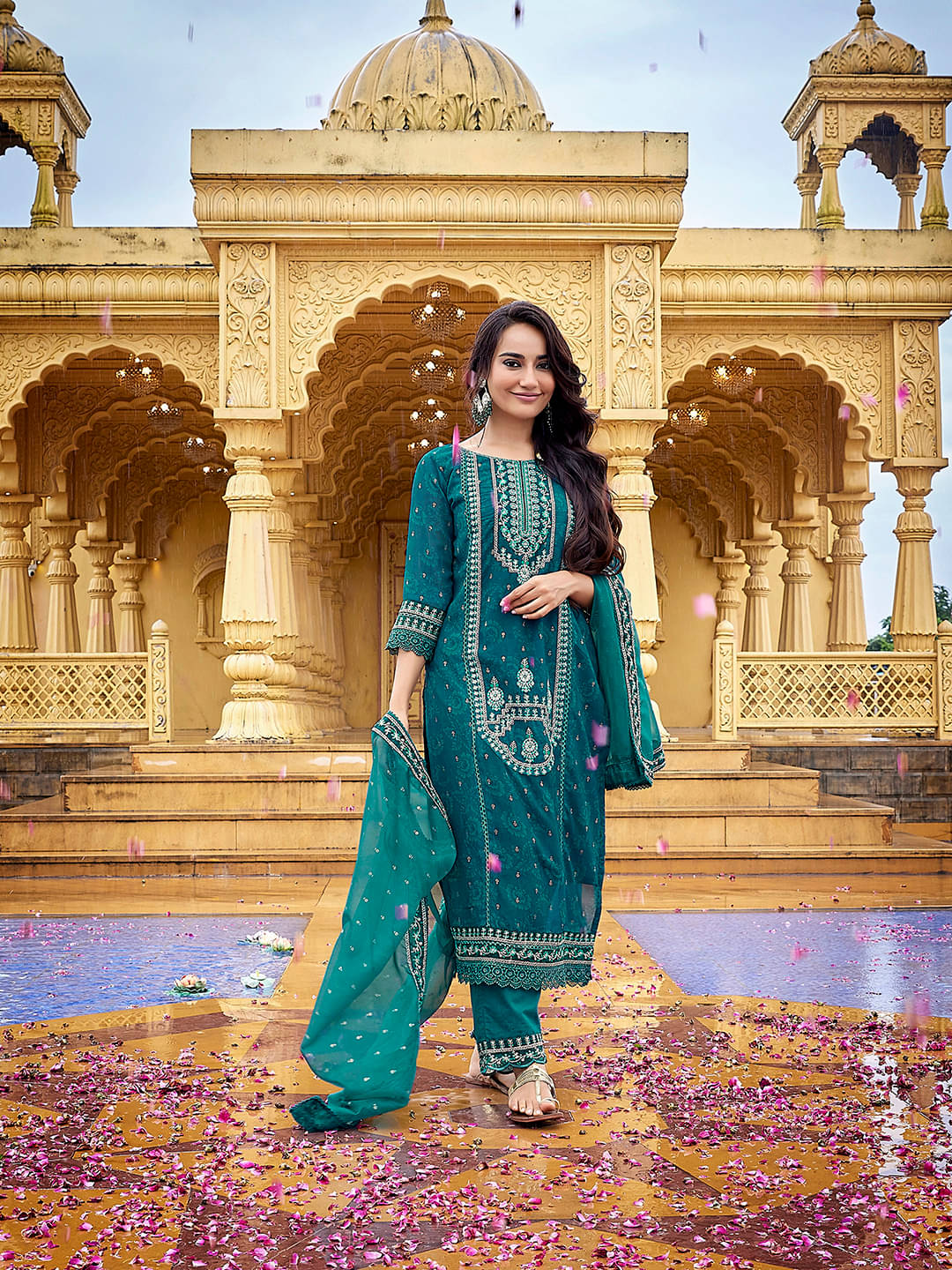 Royal Export Pack of 1 Georgette Embroidered Straight Women's Kurti with Dupatta - ( Green ) Royal Export Pack of 1 Georgette Embroidered Straight Women's Kurti with Dupatta - ( Green )