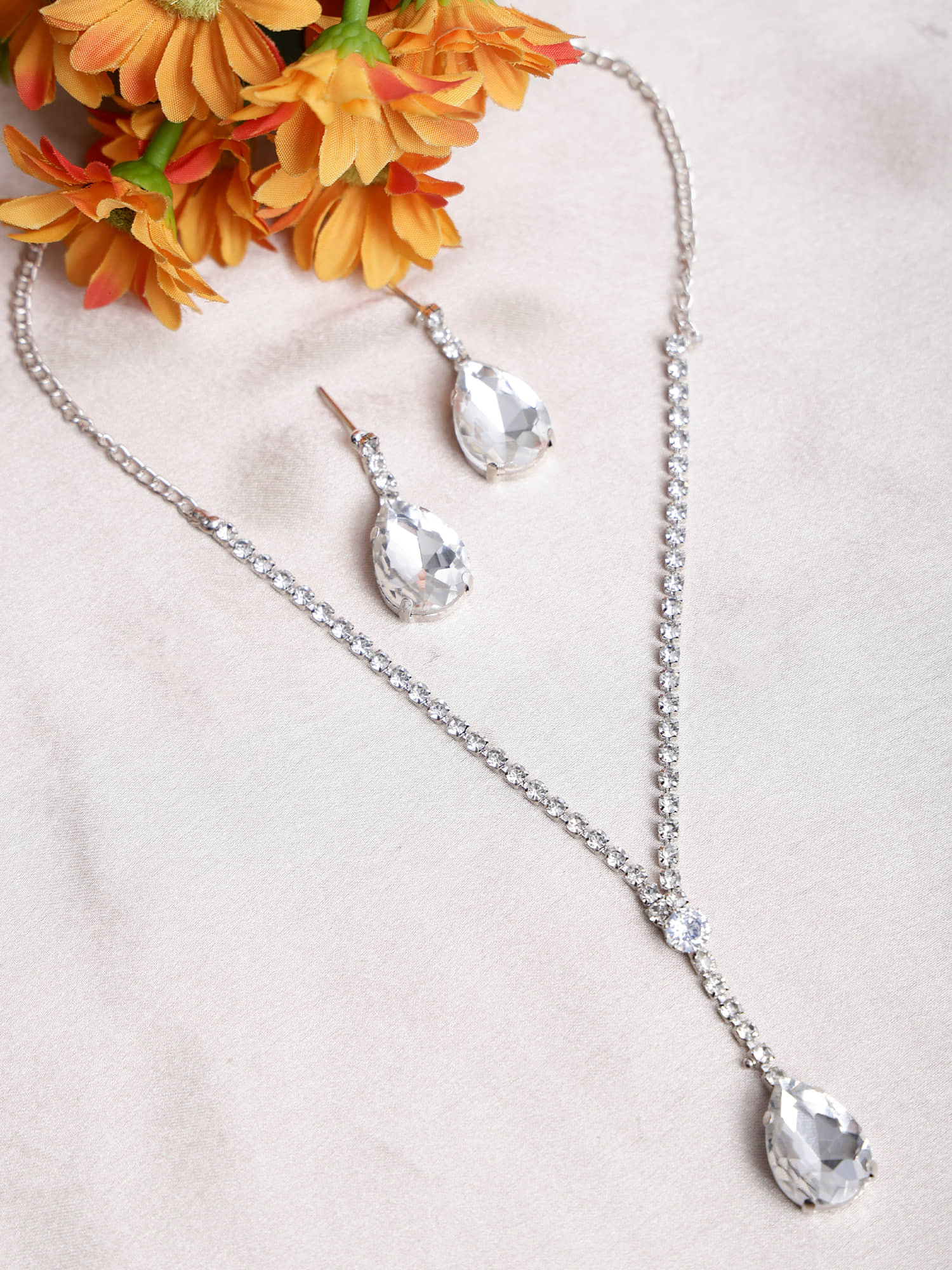 SUNHARI White Alloy Necklace Set ( Pack of 1 )