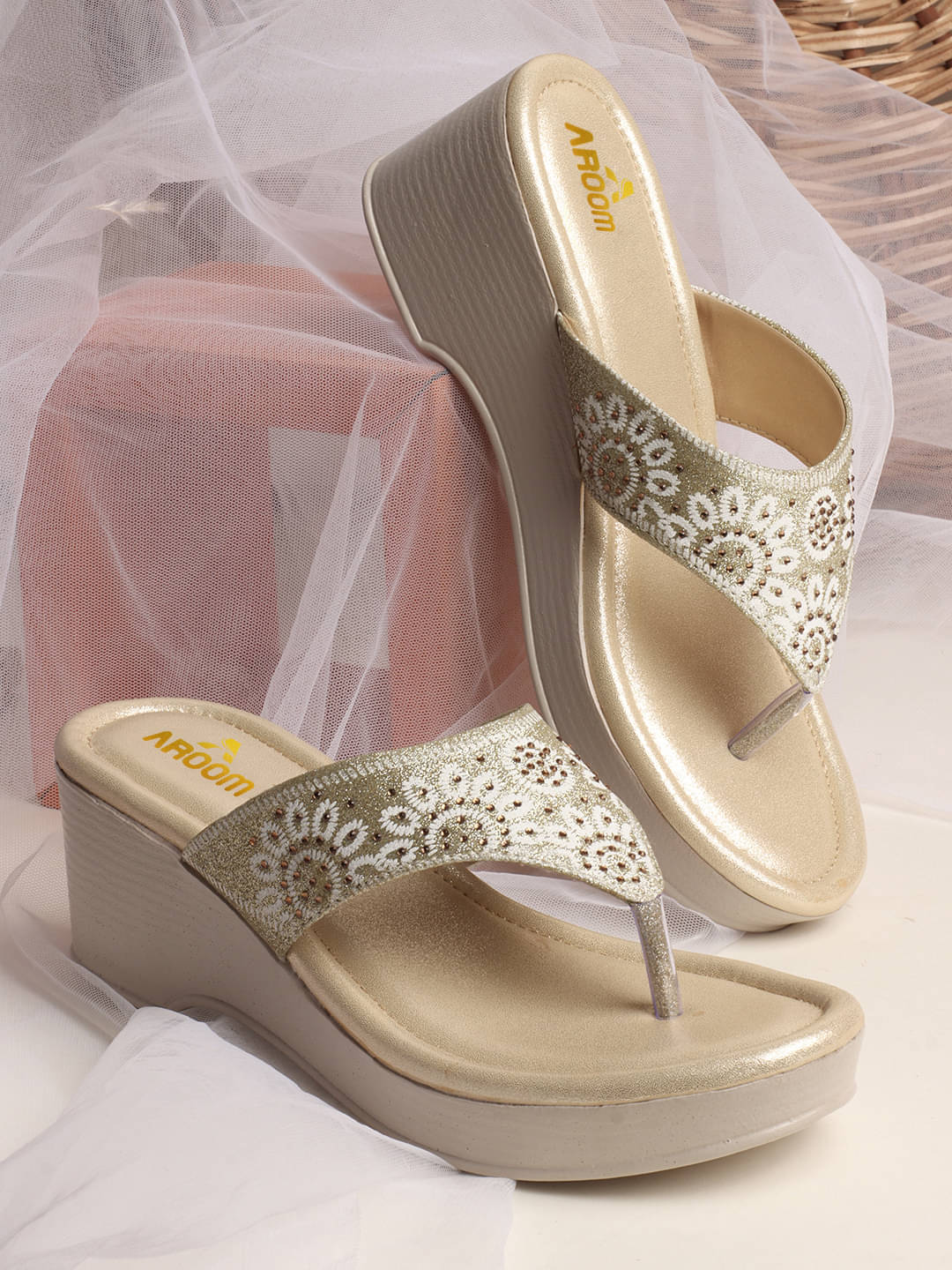    			Aroom Gold Women's Slip On Heels