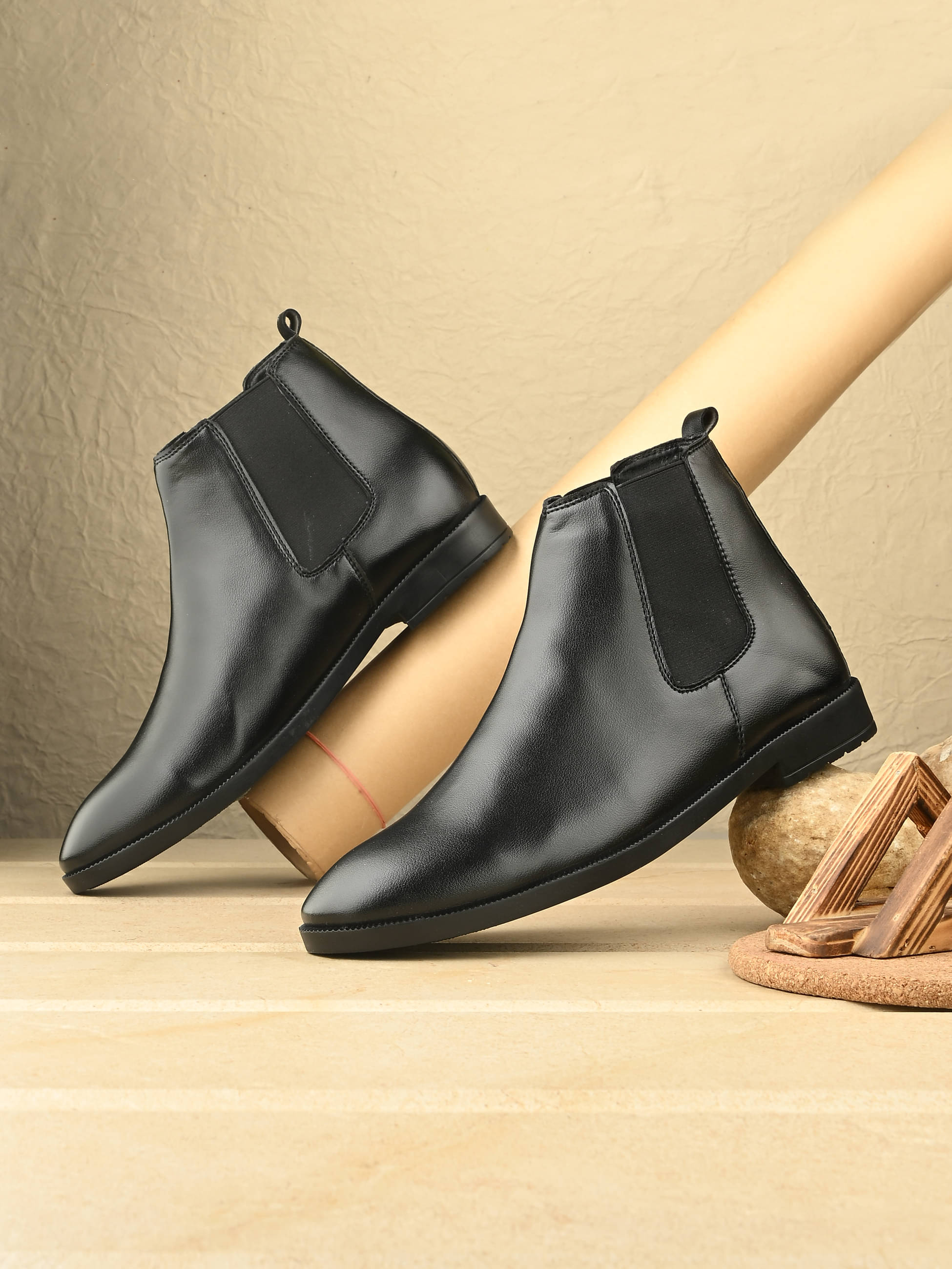     			BIZZARO Black Men's Casual Boots