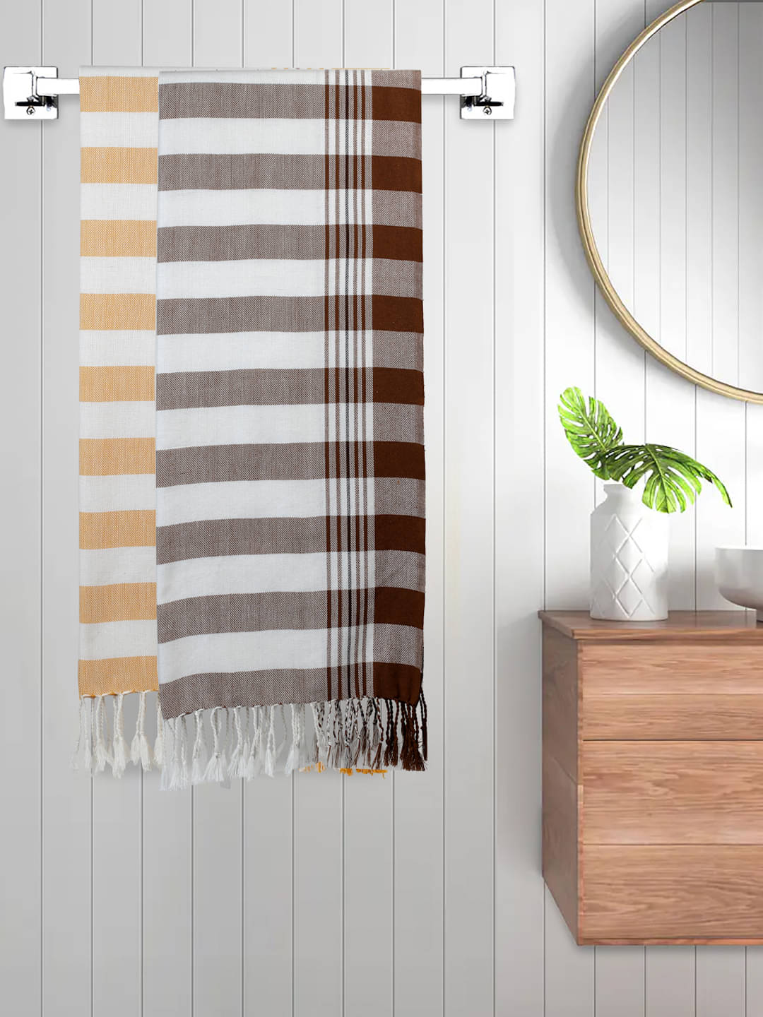     			FABINALIV Pack of 2 Cotton Below 300 -GSM Bath Towel ( Multicolor )