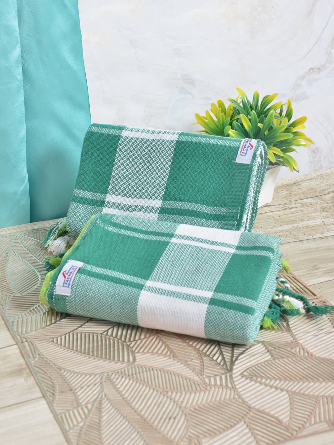     			FABINALIV Pack of 2 Cotton Below 300 -GSM Bath Towel ( Multicolor )