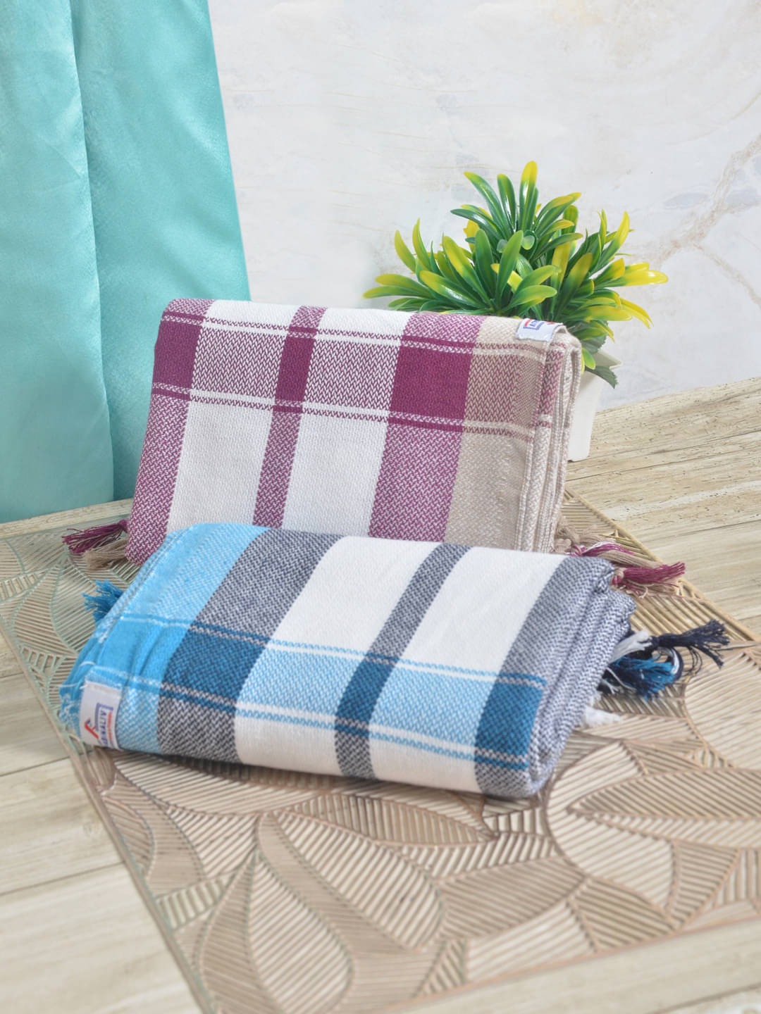     			FABINALIV Pack of 2 Cotton Below 300 -GSM Bath Towel ( Multicolor )