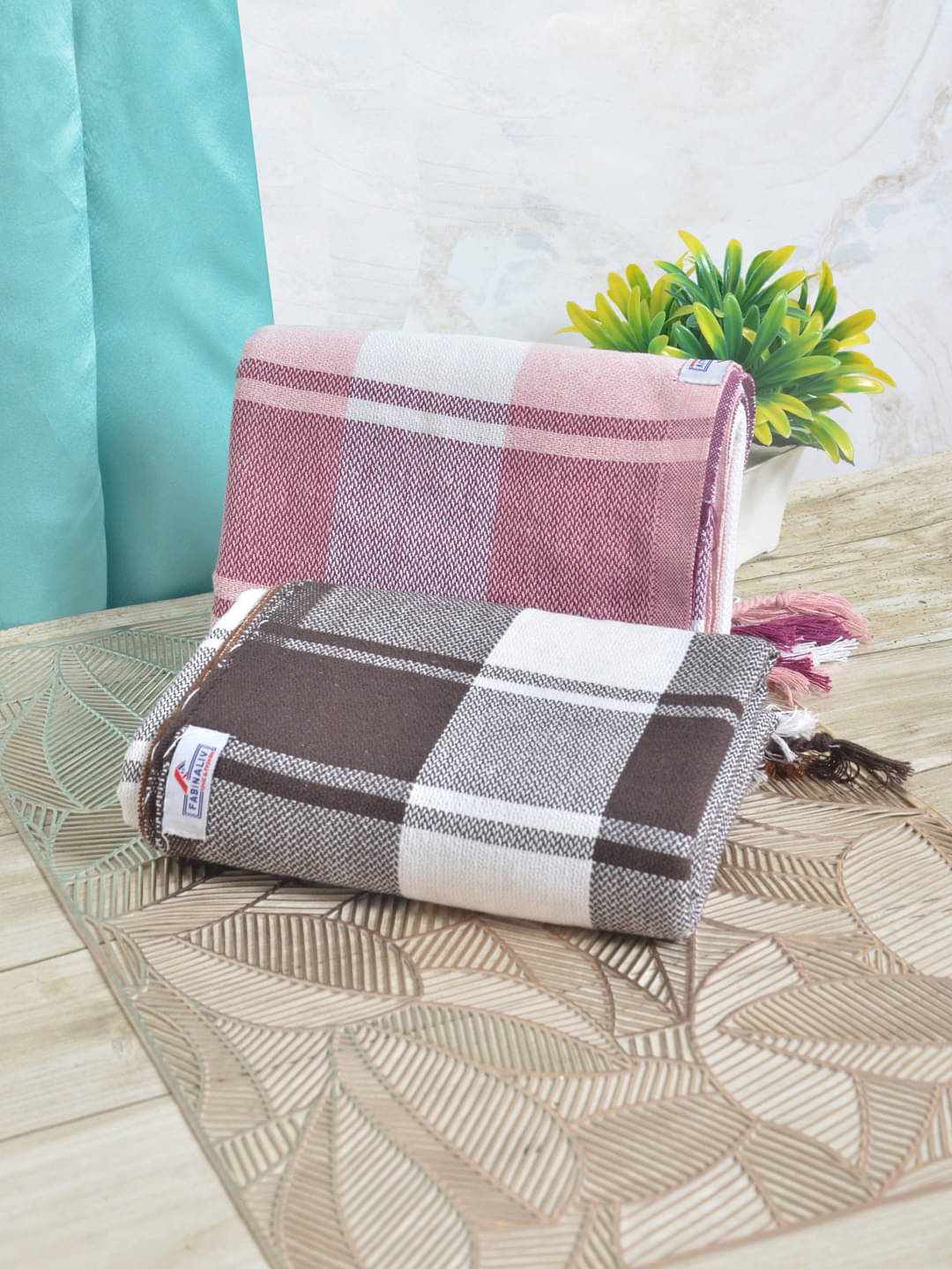     			FABINALIV Pack of 2 Cotton Below 300 -GSM Bath Towel ( Multicolor )