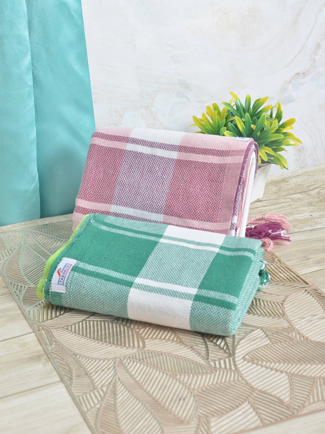     			FABINALIV Pack of 2 Cotton Below 300 -GSM Bath Towel ( Multicolor )