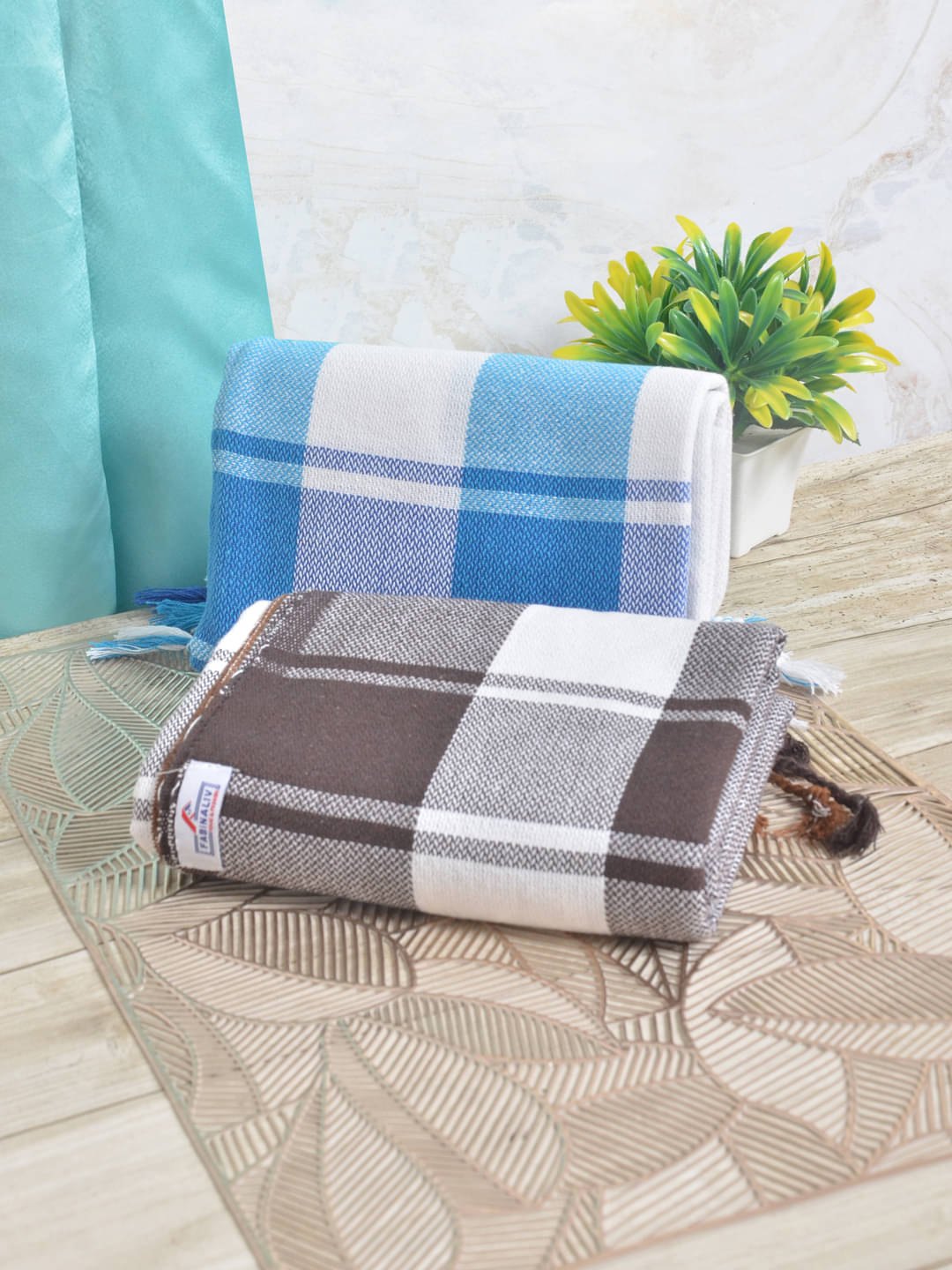    			FABINALIV Pack of 2 Cotton Below 300 -GSM Bath Towel ( Multicolor )