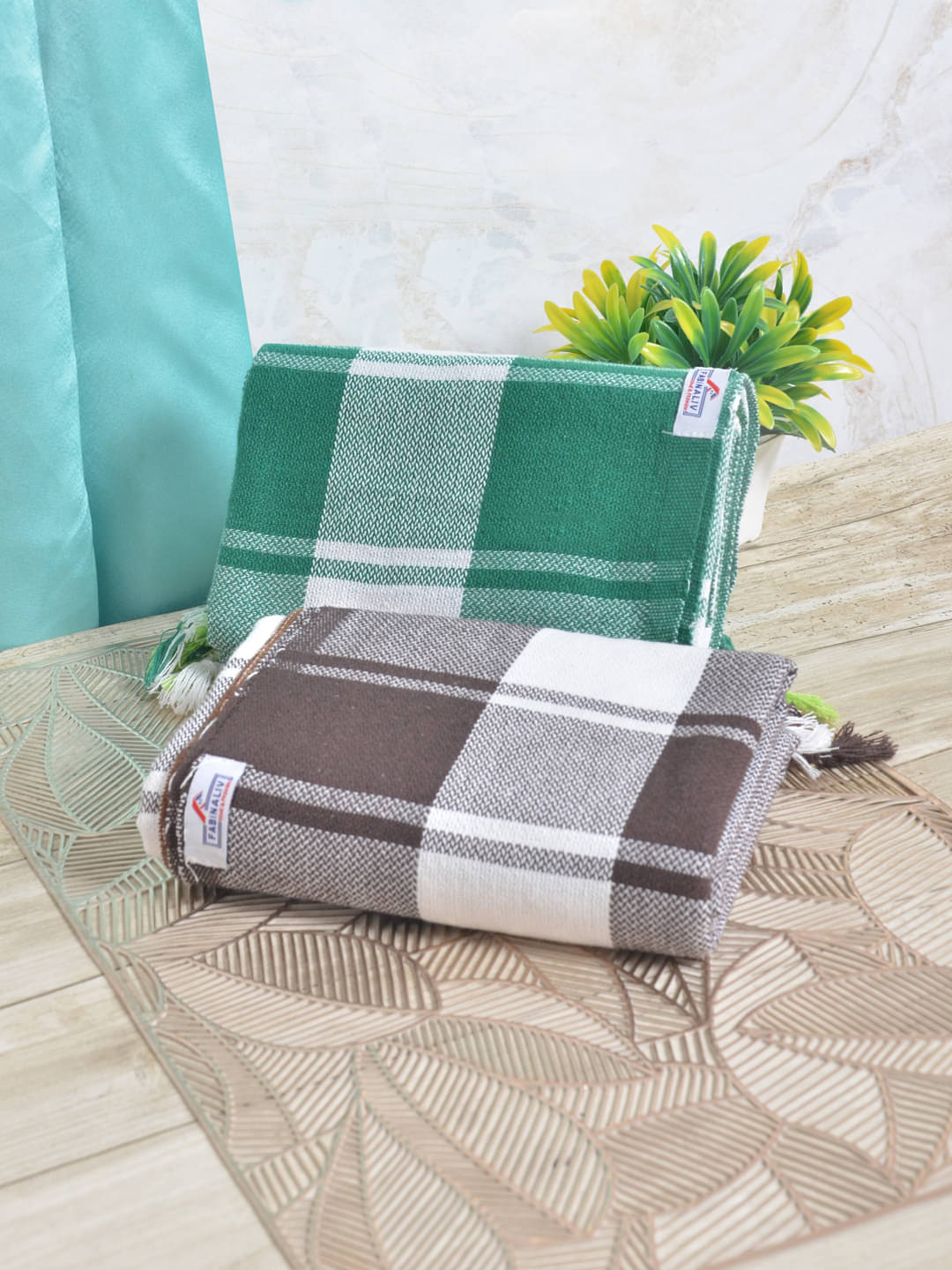    			FABINALIV Pack of 2 Cotton Below 300 -GSM Bath Towel ( Multicolor )