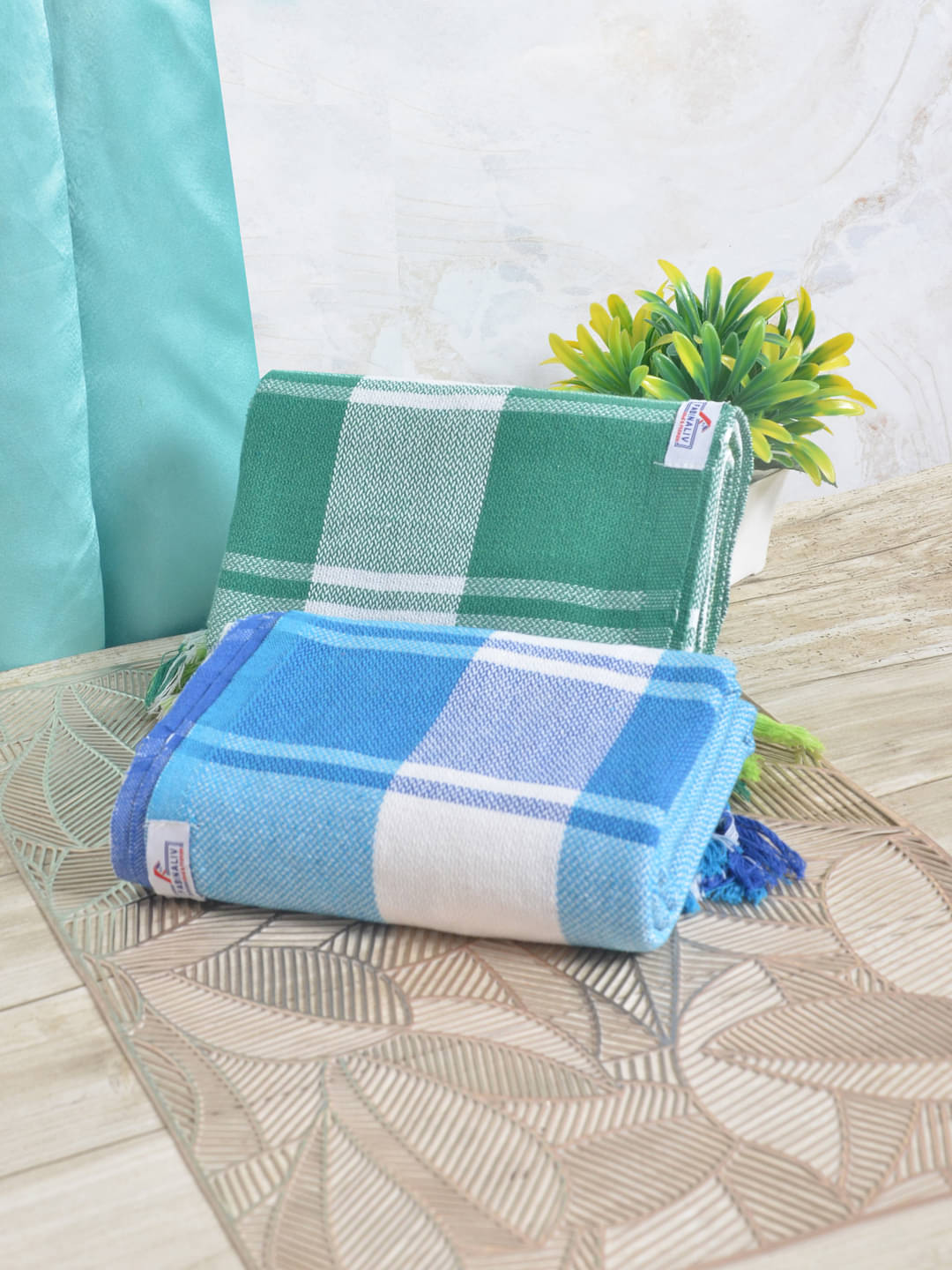     			FABINALIV Pack of 2 Cotton Below 300 -GSM Bath Towel ( Multicolor )