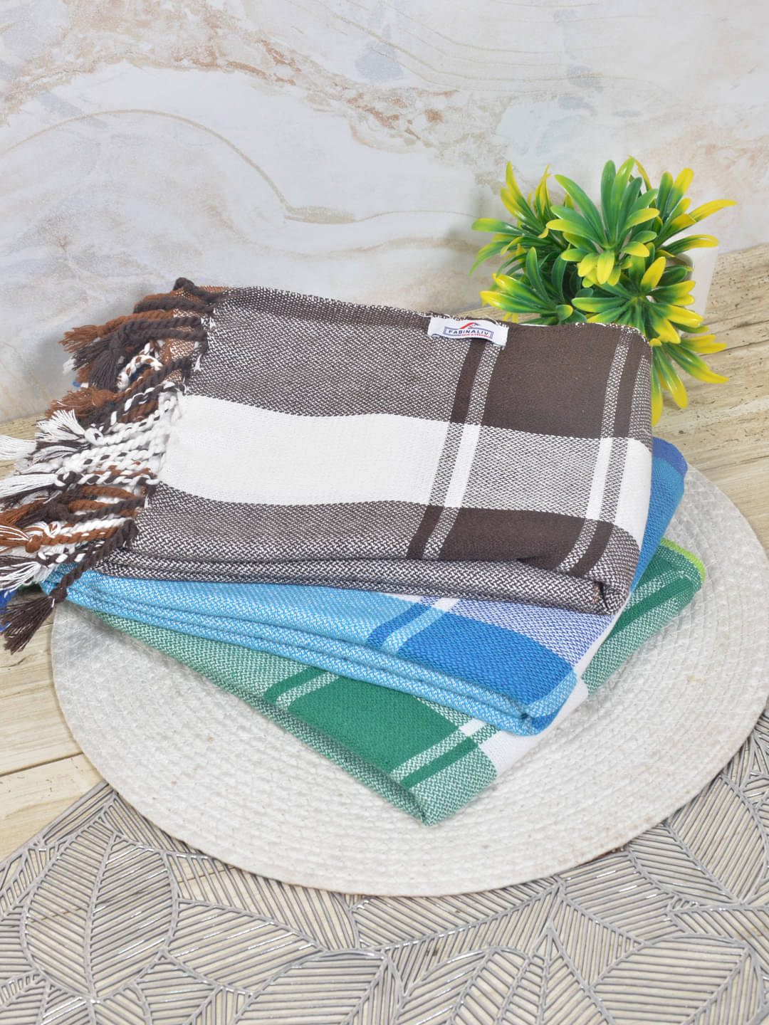     			FABINALIV Pack of 3 Cotton Below 300 -GSM Bath Towel ( Multicolor )