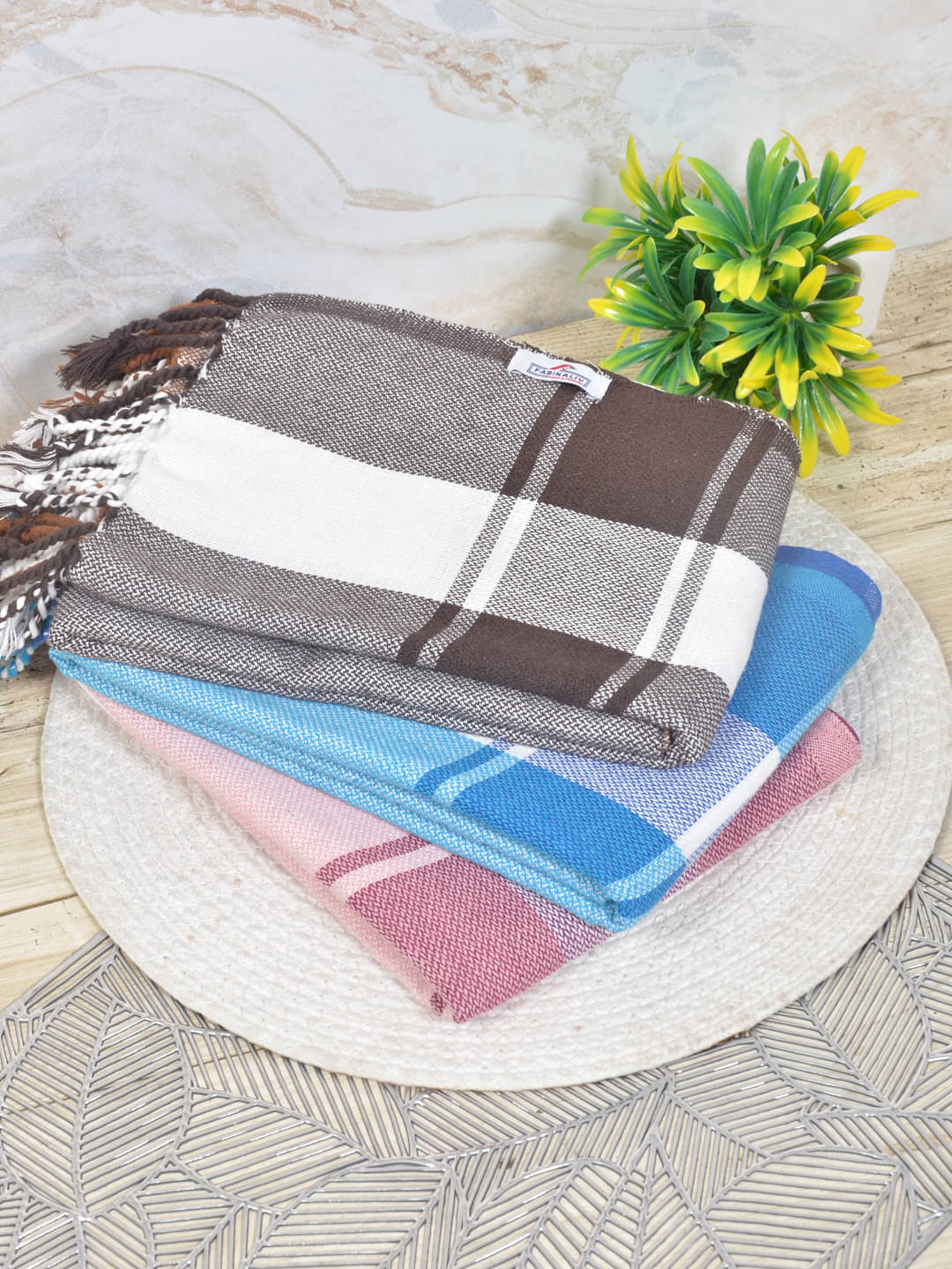     			FABINALIV Pack of 3 Cotton Below 300 -GSM Bath Towel ( Multicolor )