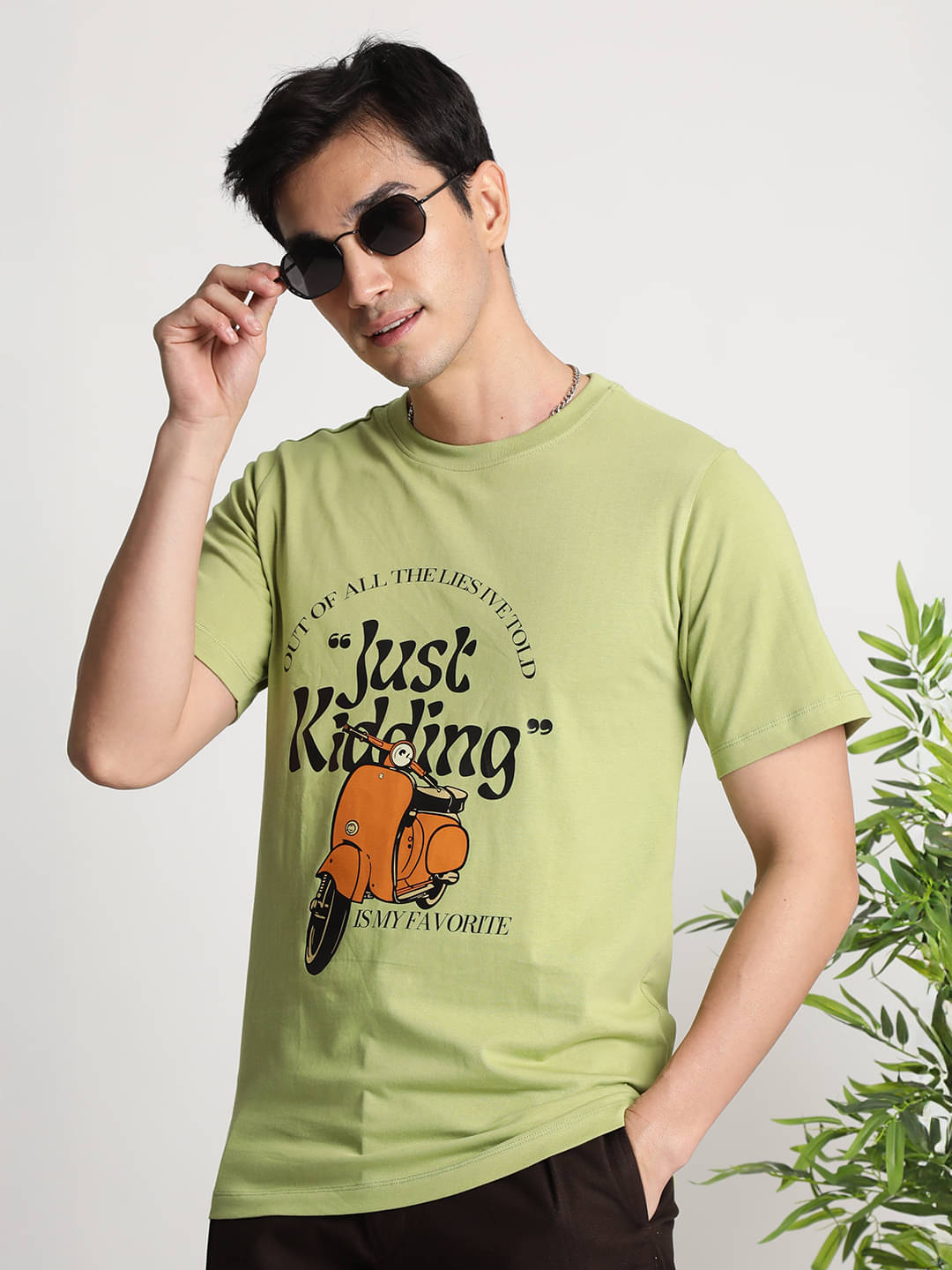 IVOC 100% Cotton Regular Fit Self Design Half Sleeves Men's Round T-Shirt - Green ( Pack of 1 ) IVOC 100% Cotton Regular Fit Self Design Half Sleeves Men's Round T-Shirt - Green ( Pack of 1 )