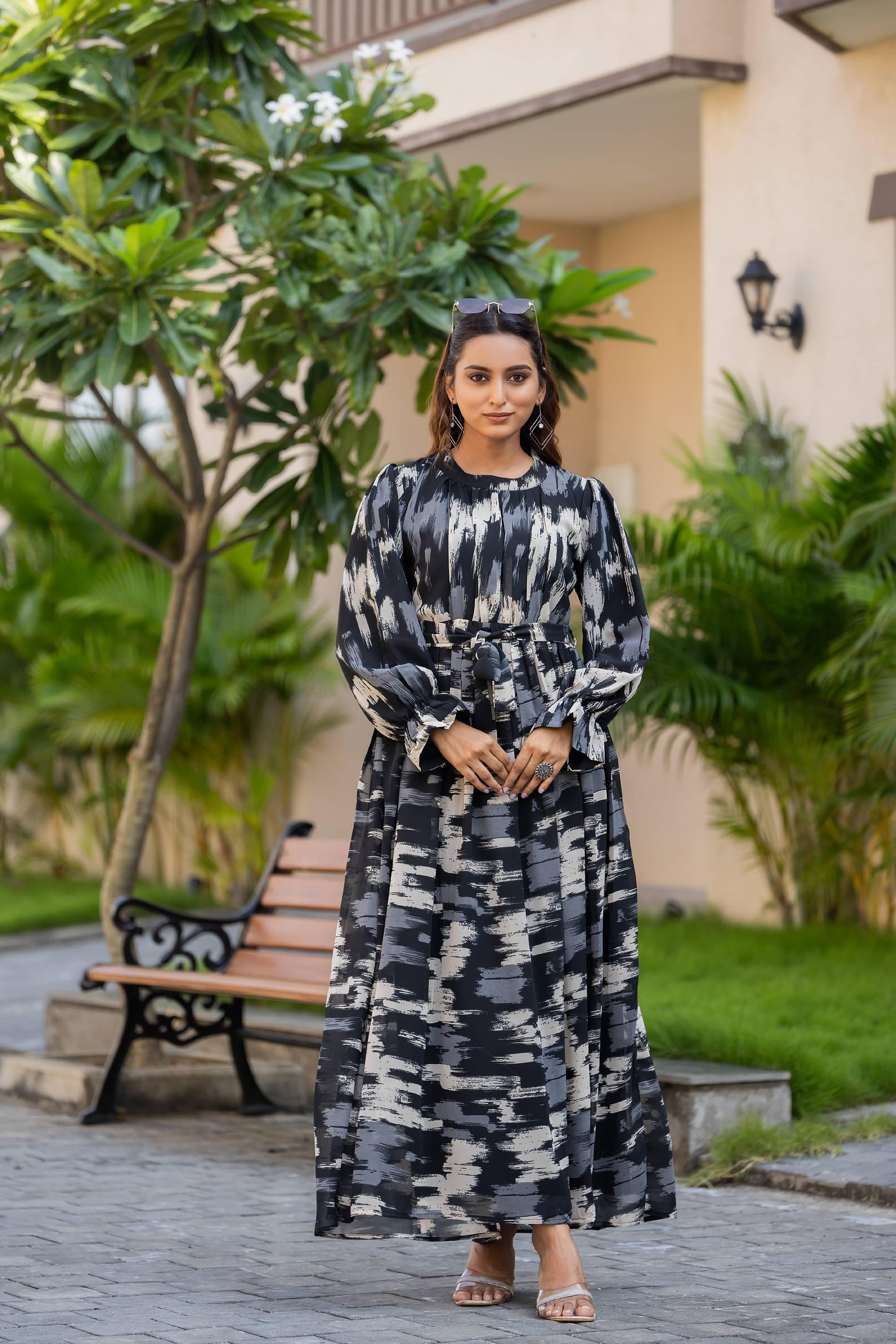 SARINKU Black Anarkali Georgette Women's Stitched Ethnic Gown ( Pack of 1 ) SARINKU Black Anarkali Georgette Women's Stitched Ethnic Gown ( Pack of 1 )