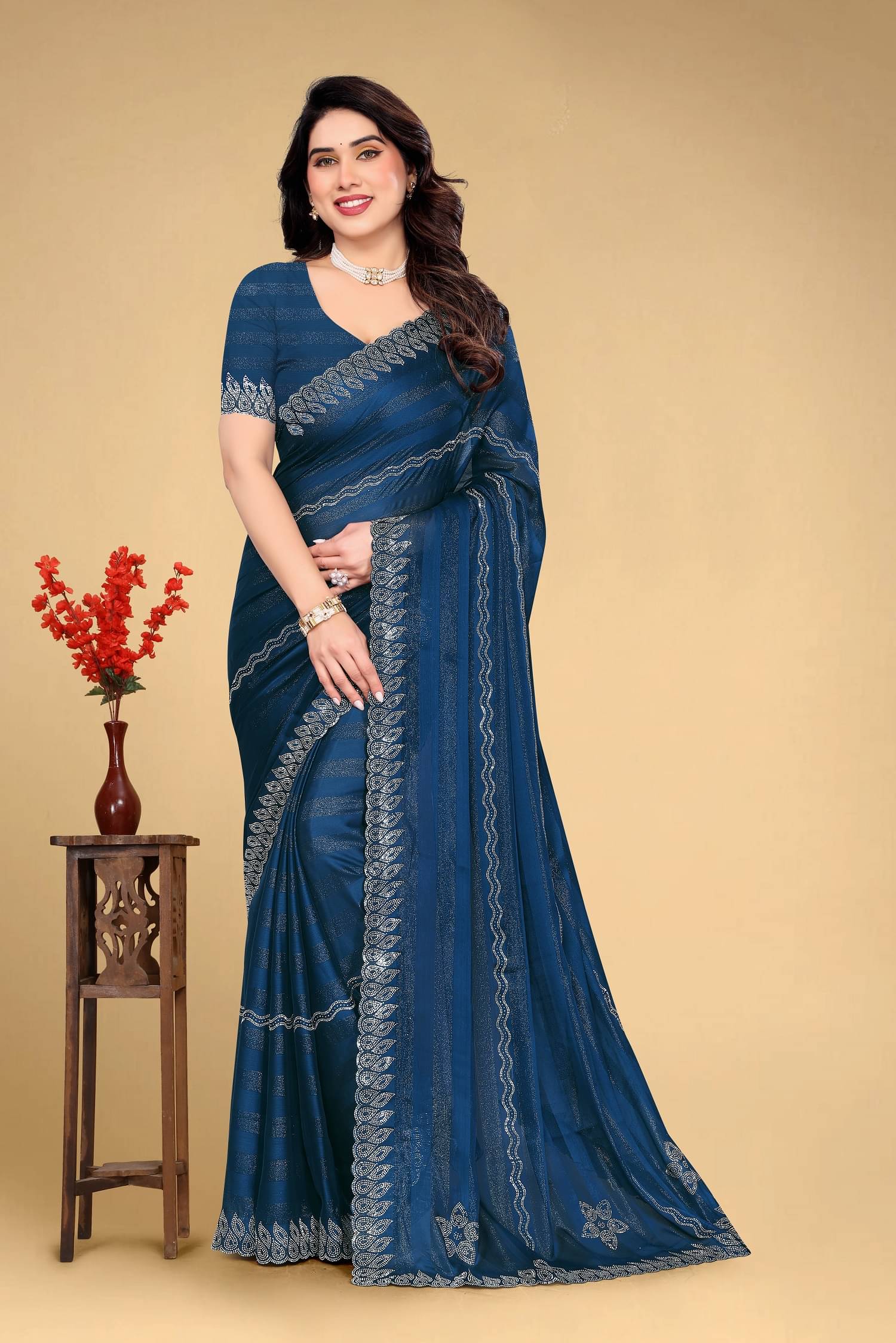     			VEERAIVA Chiffon Embellished Saree With Unstitched Blouse Piece ( Navy Blue )