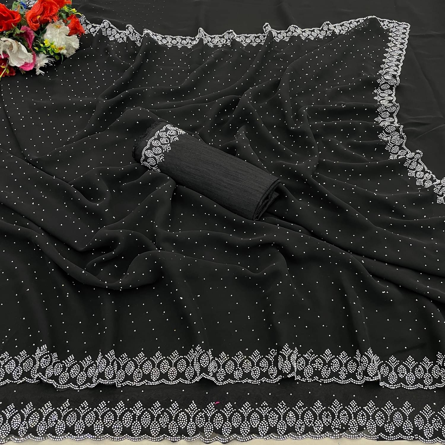     			VEERAIVA Georgette Cut Outs Saree With Unstitched Blouse Piece ( Black )