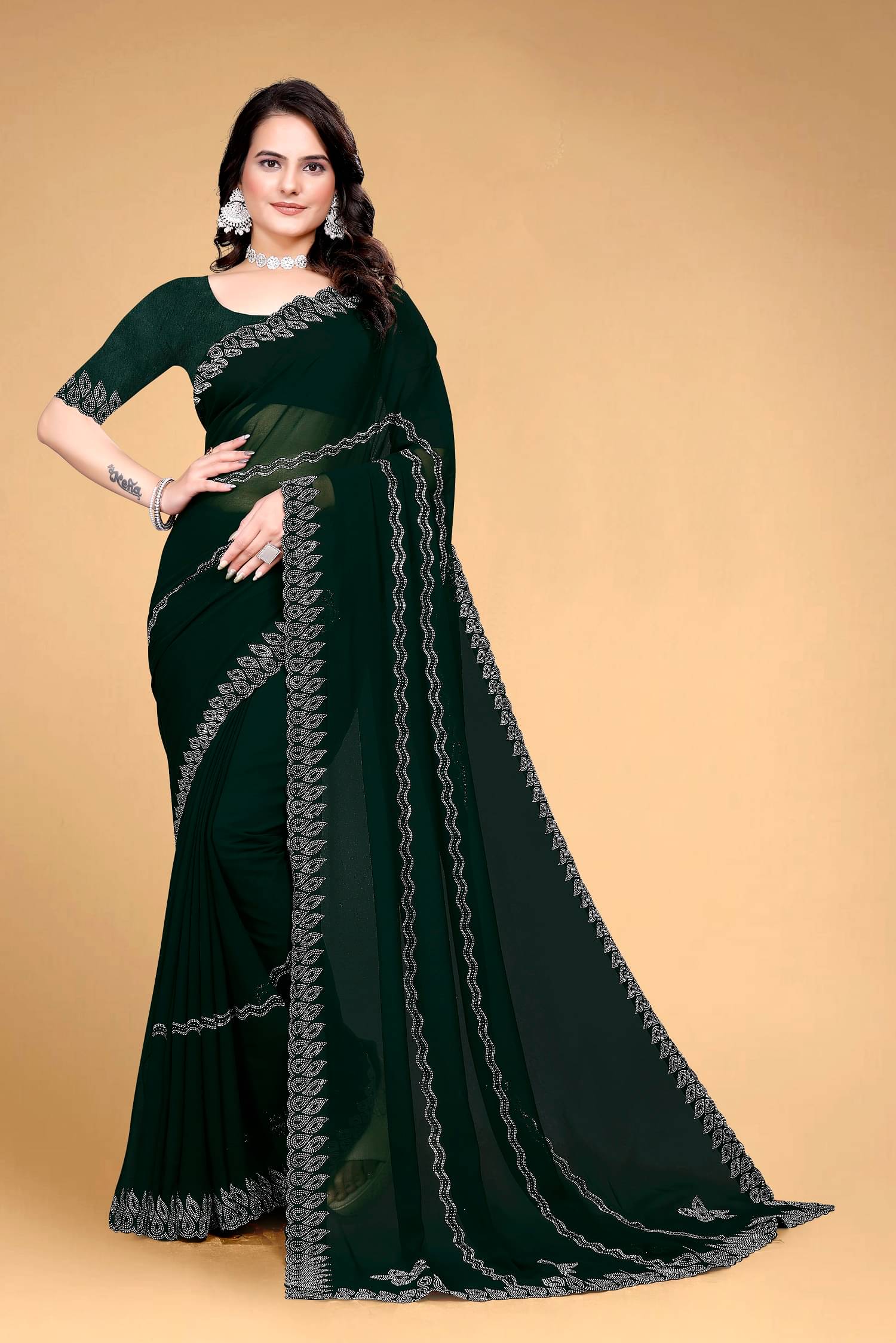 VEERAIVA Georgette Cut Outs Saree With Unstitched Blouse Piece ( Green ) VEERAIVA Georgette Cut Outs Saree With Unstitched Blouse Piece ( Green )