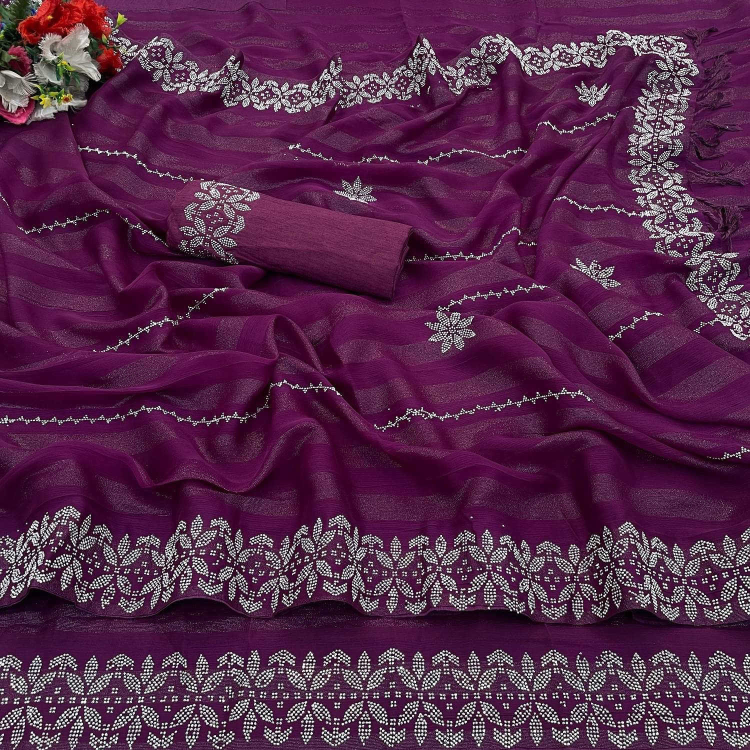     			VEERAIVA Georgette Embellished Saree With Unstitched Blouse Piece ( Magenta )
