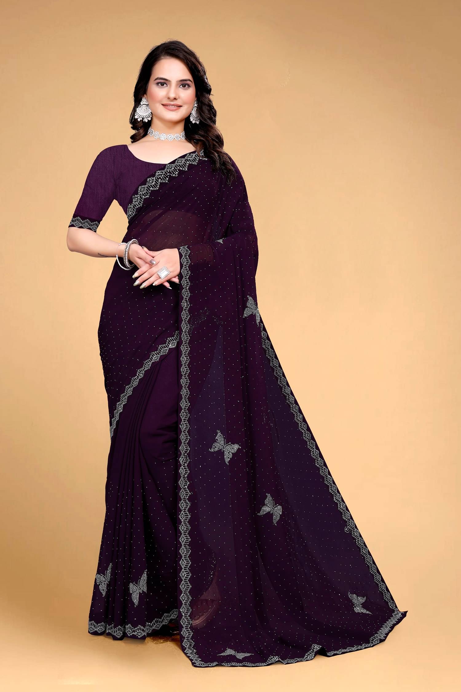     			VEERAIVA Georgette Embellished Saree With Unstitched Blouse Piece ( Lavender )